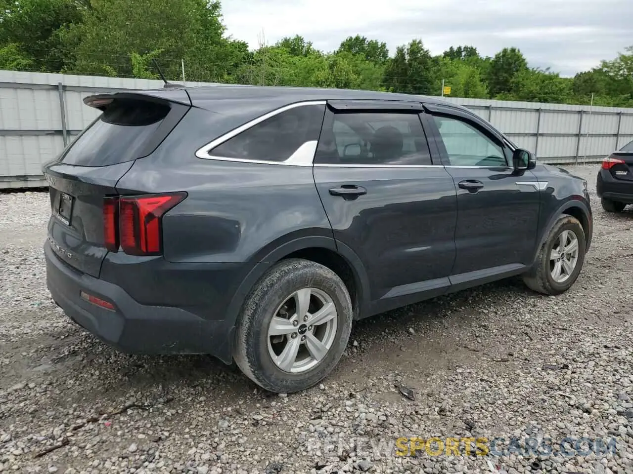 3 Photograph of a damaged car 5XYRG4LC5NG142801 KIA SORENTO 2022