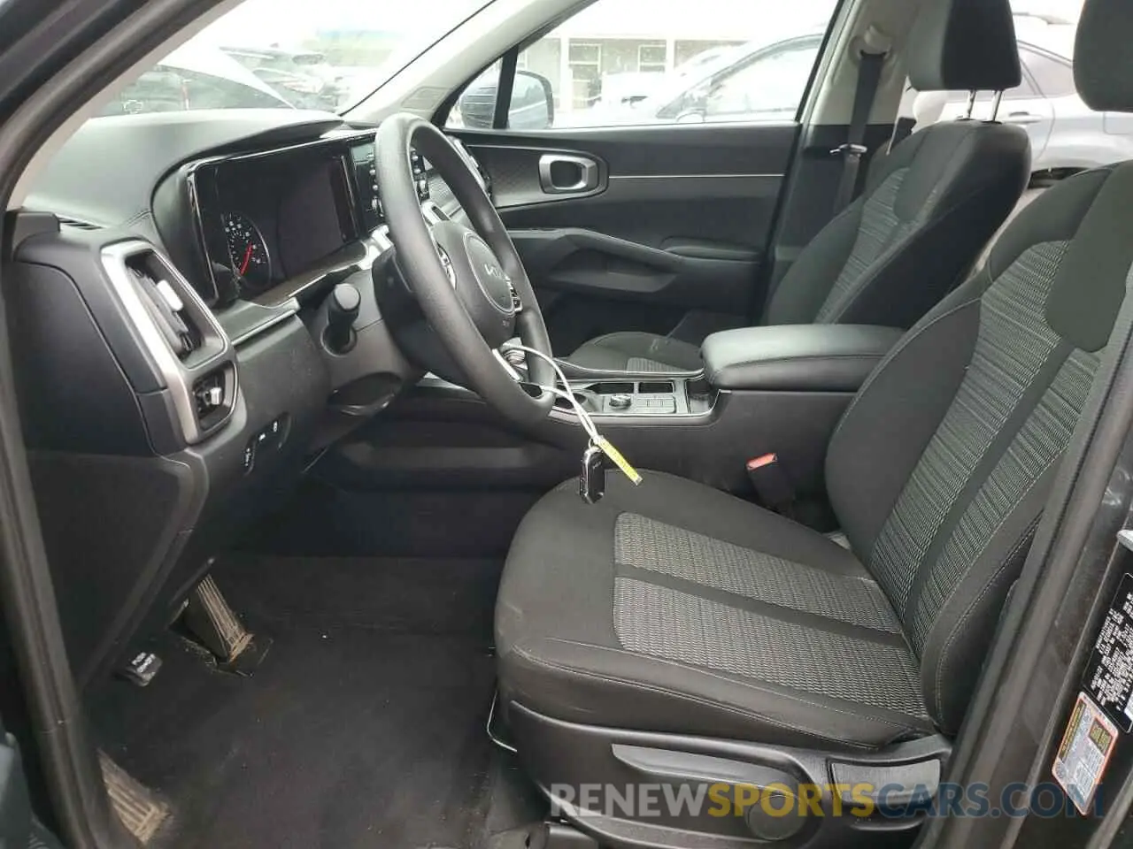 7 Photograph of a damaged car 5XYRG4LC5NG142801 KIA SORENTO 2022