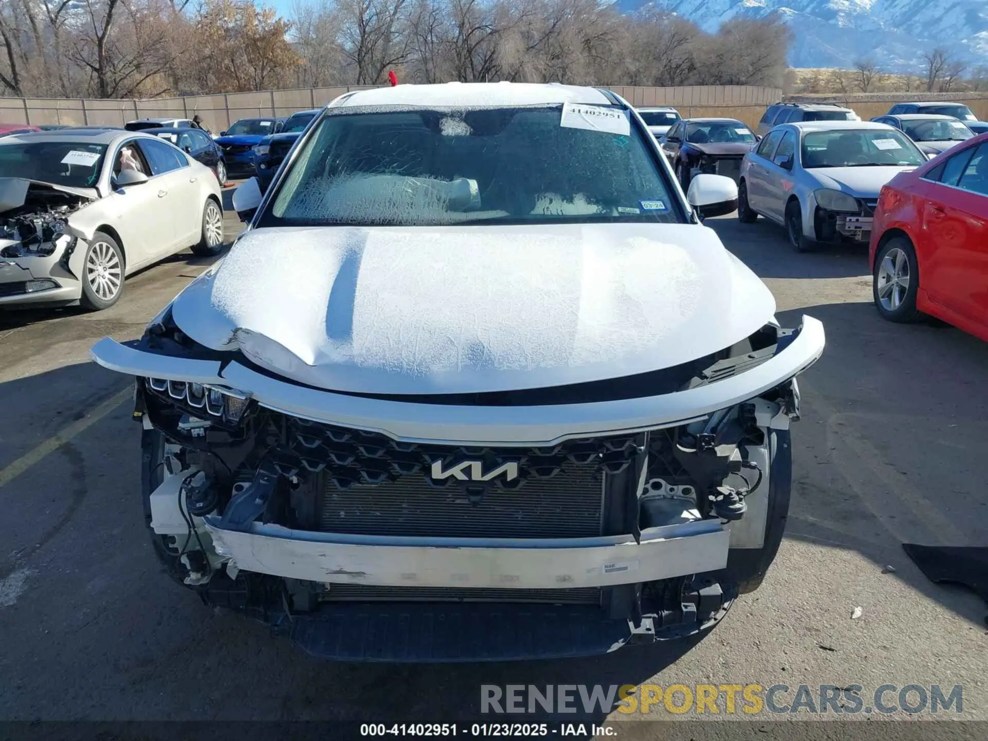 13 Photograph of a damaged car 5XYRG4LC6NG111914 KIA SORENTO 2022