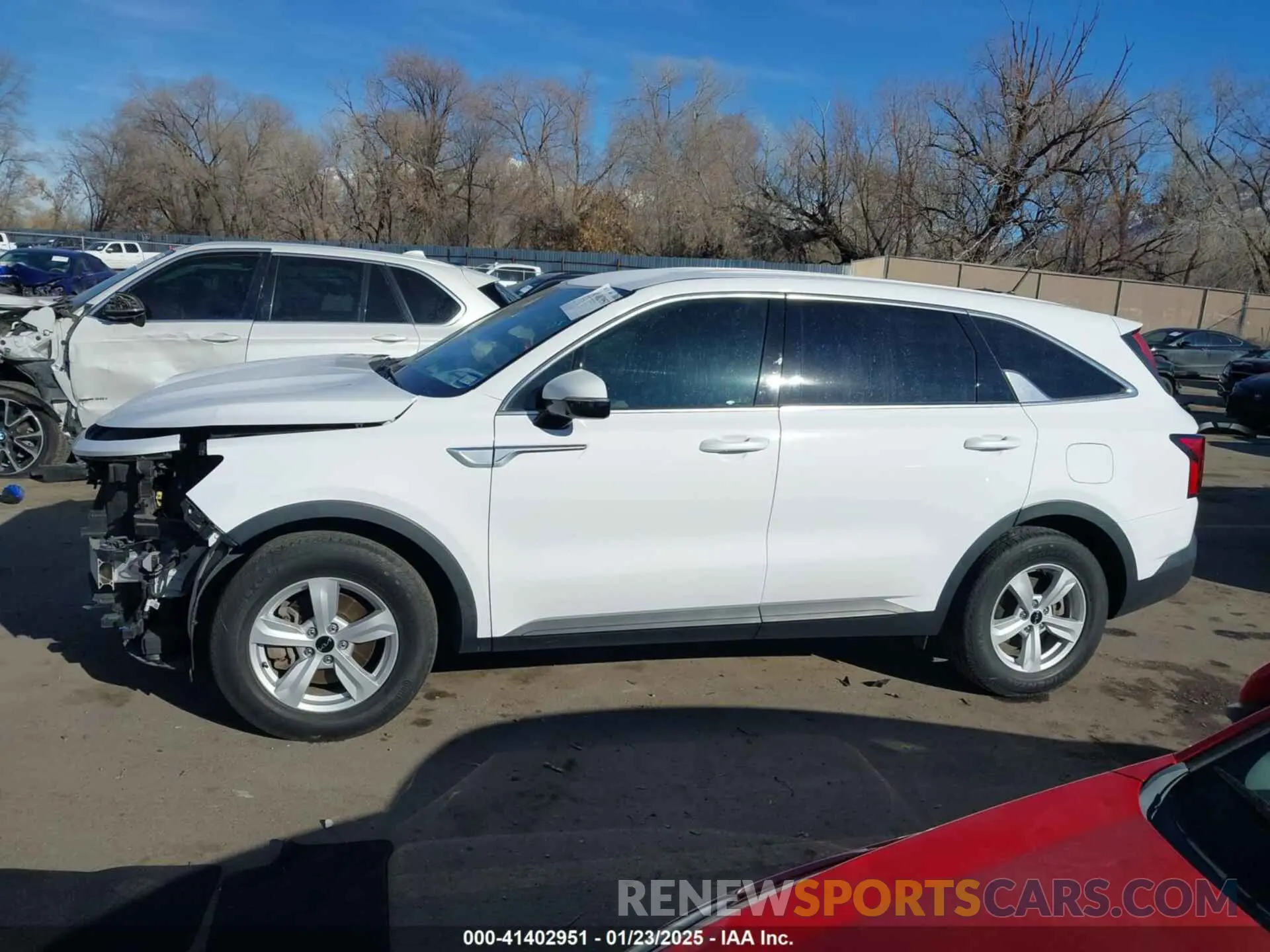 15 Photograph of a damaged car 5XYRG4LC6NG111914 KIA SORENTO 2022