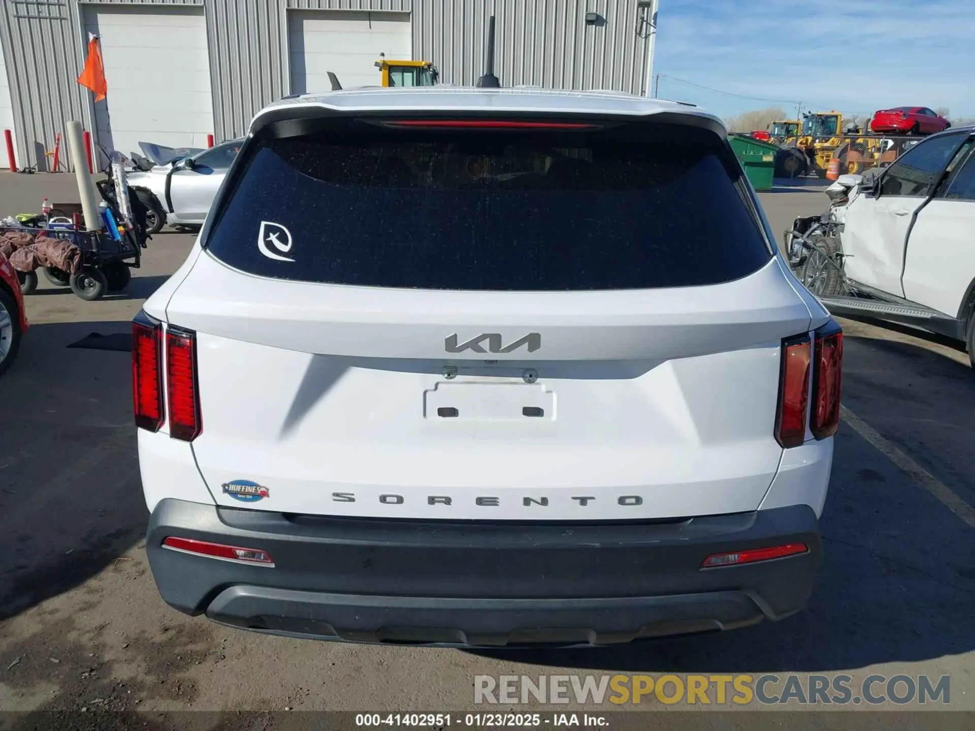 17 Photograph of a damaged car 5XYRG4LC6NG111914 KIA SORENTO 2022