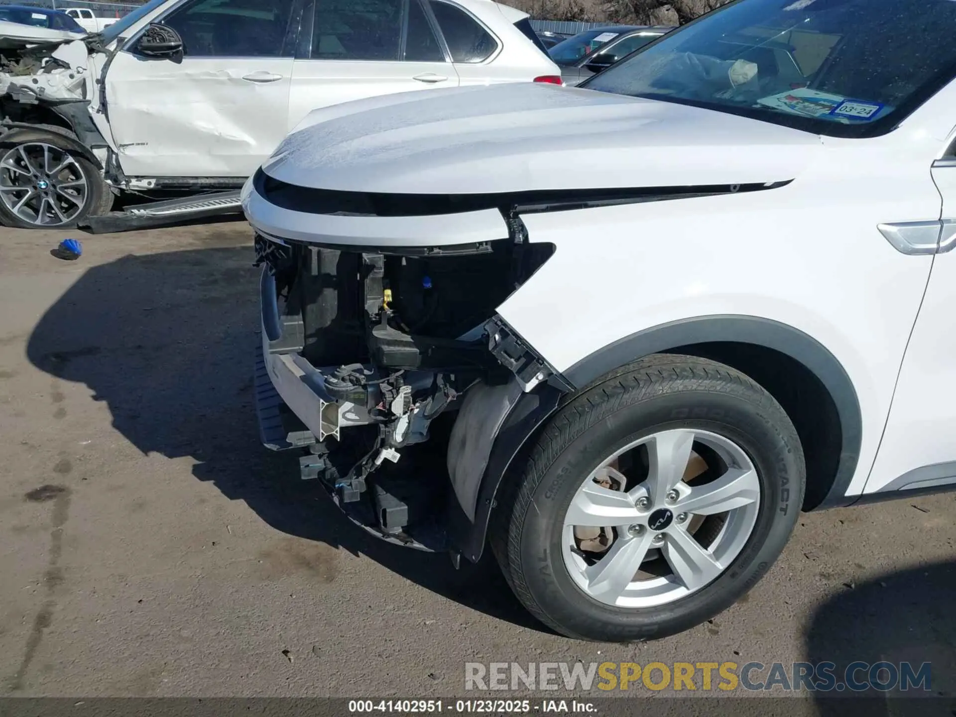 6 Photograph of a damaged car 5XYRG4LC6NG111914 KIA SORENTO 2022