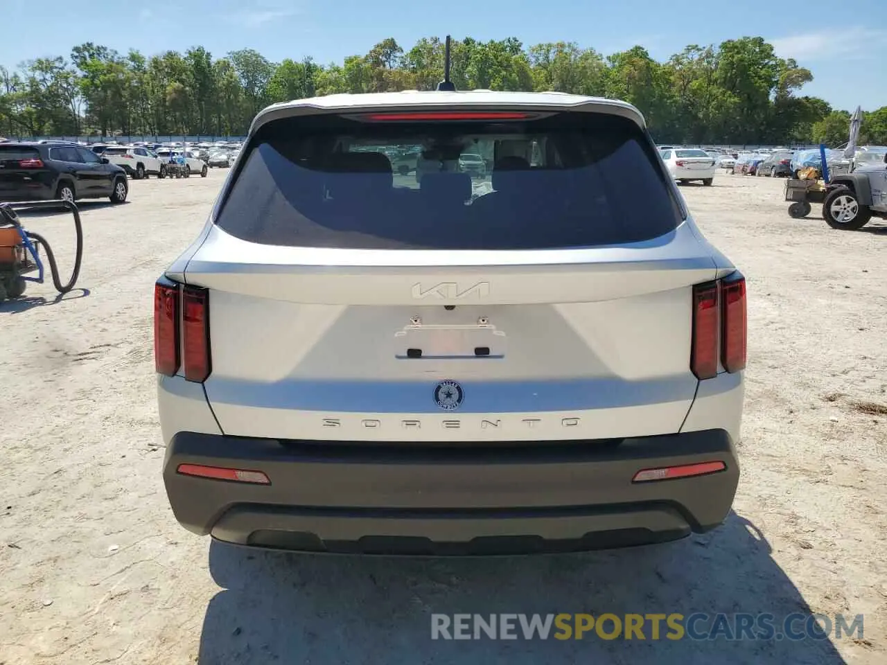 6 Photograph of a damaged car 5XYRG4LC7NG131346 KIA SORENTO 2022