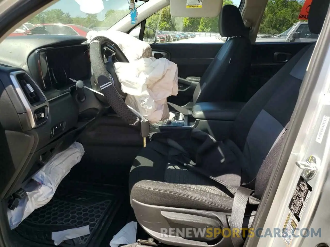 7 Photograph of a damaged car 5XYRG4LC7NG131346 KIA SORENTO 2022