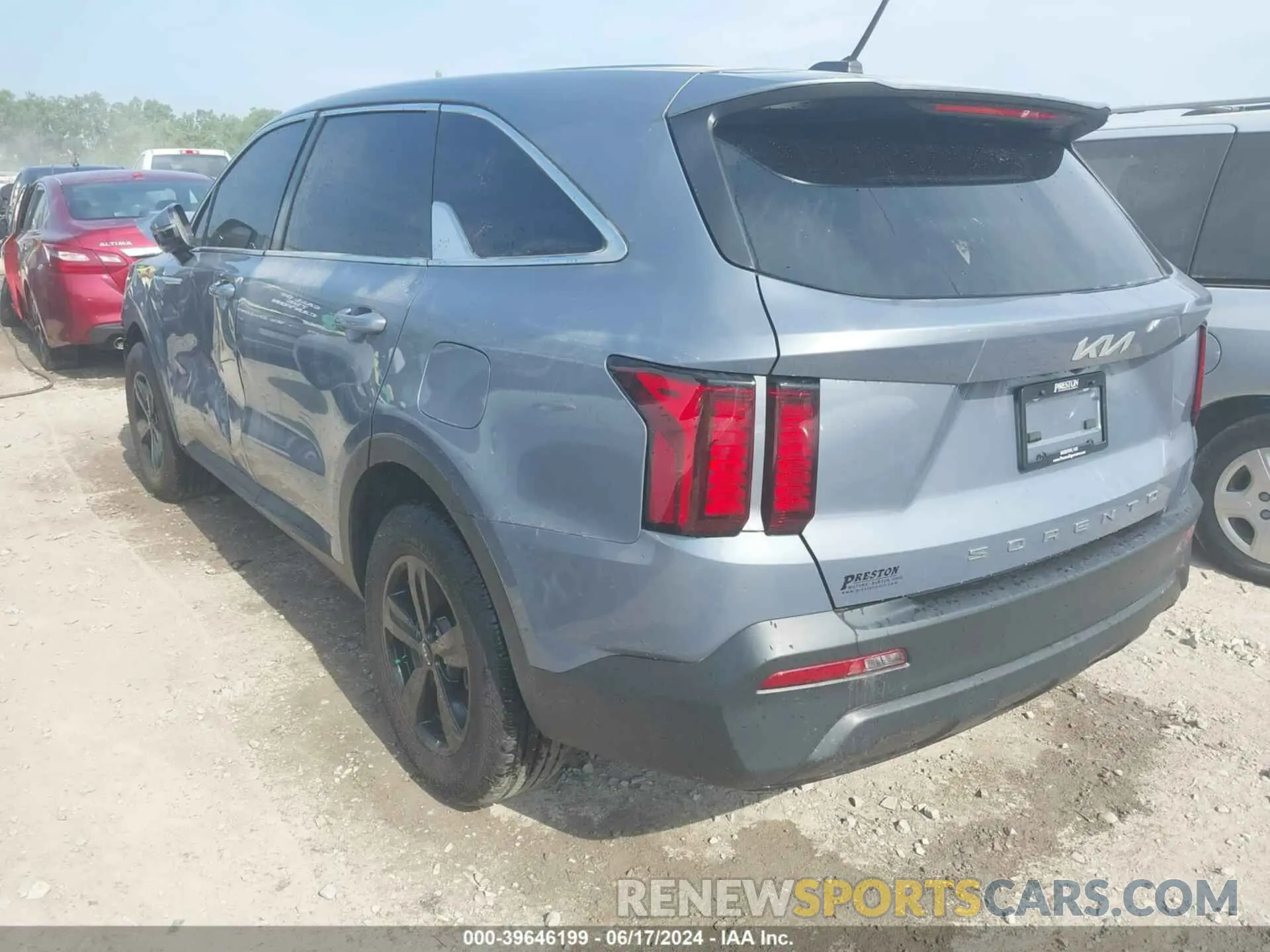 3 Photograph of a damaged car 5XYRG4LC8NG079483 KIA SORENTO 2022