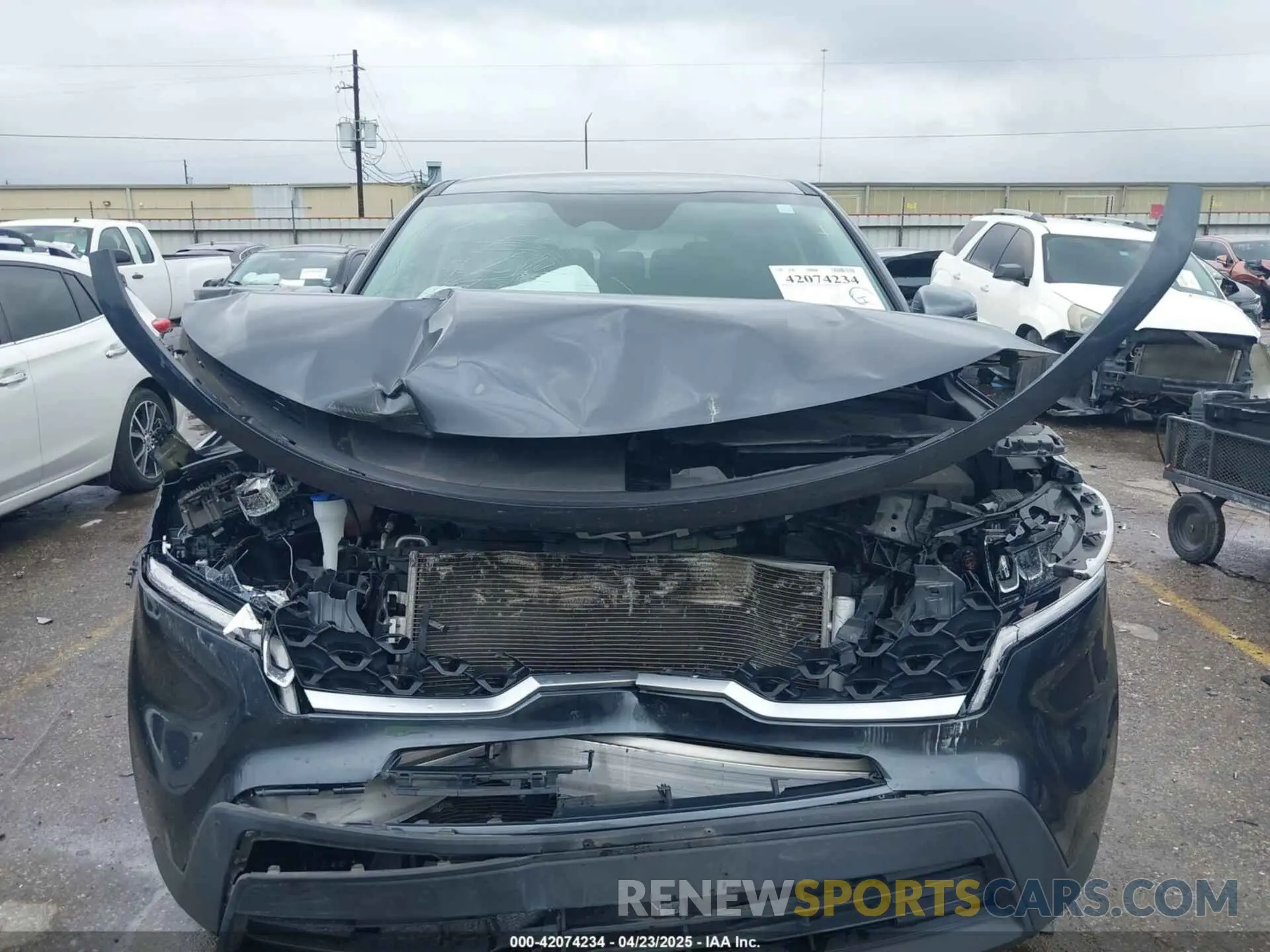 12 Photograph of a damaged car 5XYRG4LC8NG116399 KIA SORENTO 2022
