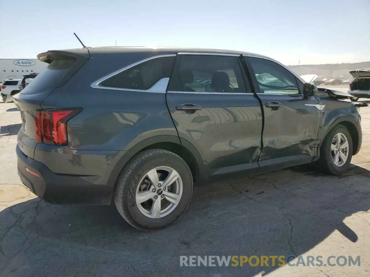 3 Photograph of a damaged car 5XYRG4LC9NG086684 KIA SORENTO 2022