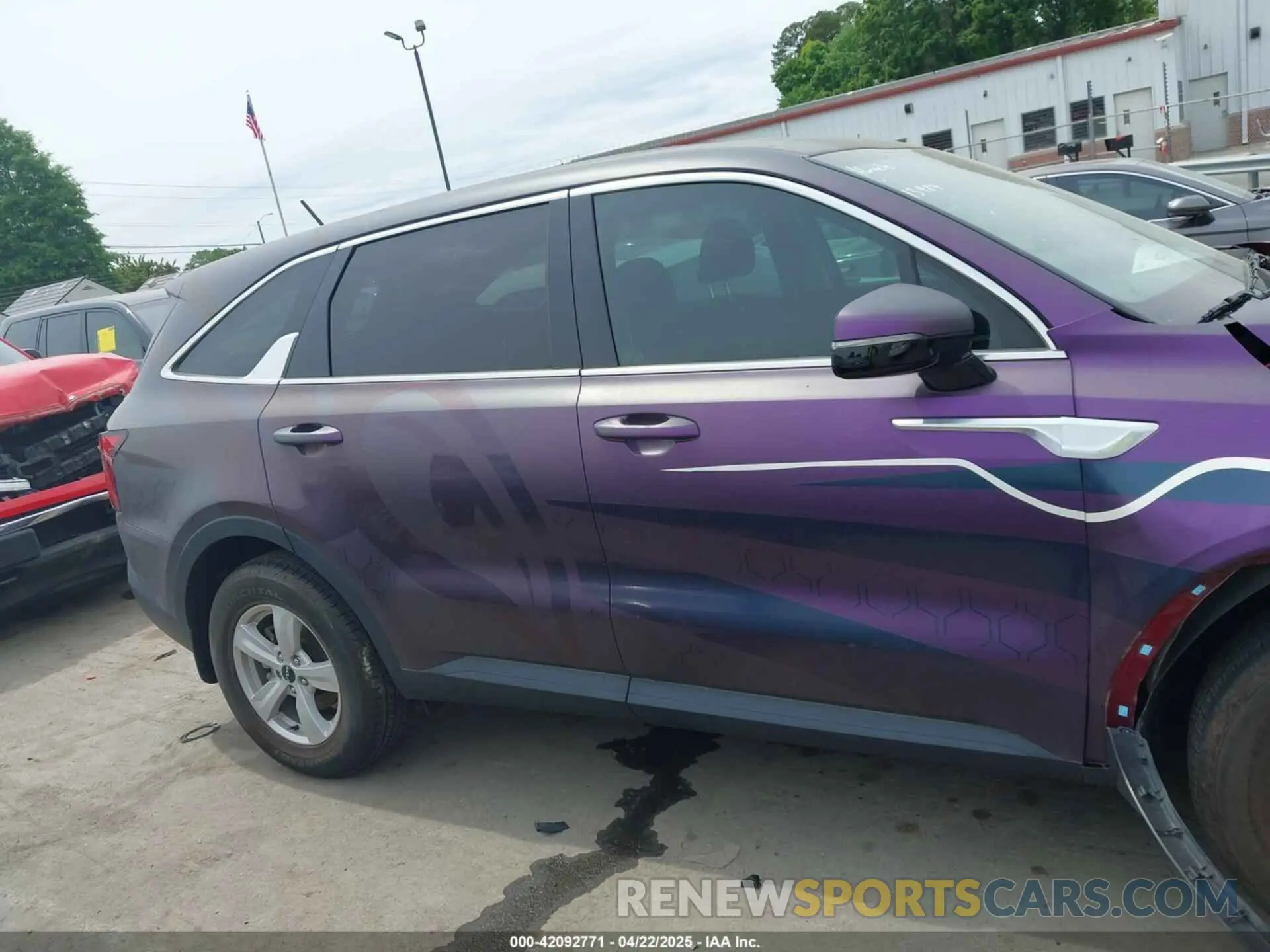 13 Photograph of a damaged car 5XYRG4LC9NG091772 KIA SORENTO 2022