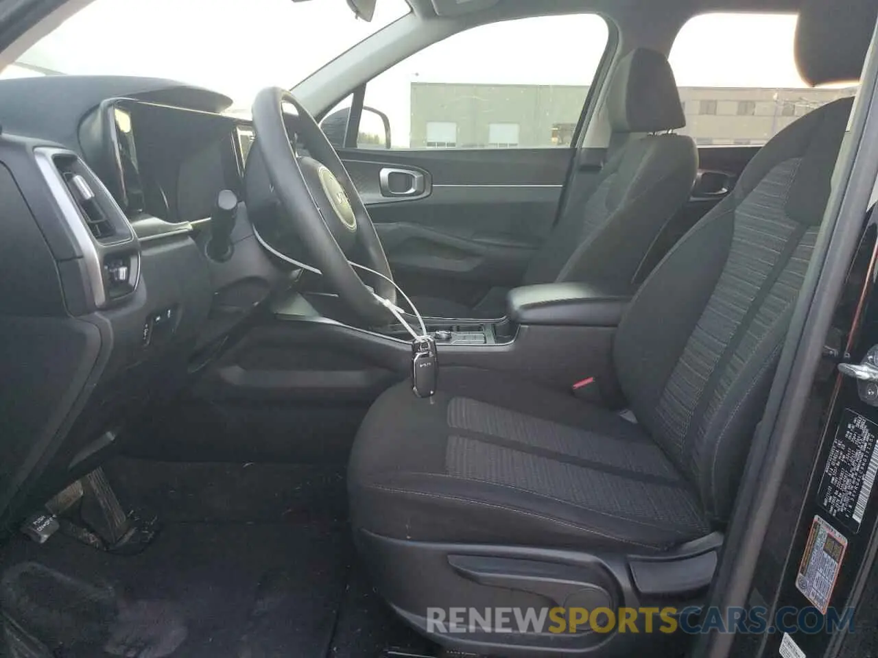7 Photograph of a damaged car 5XYRG4LC9NG111552 KIA SORENTO 2022