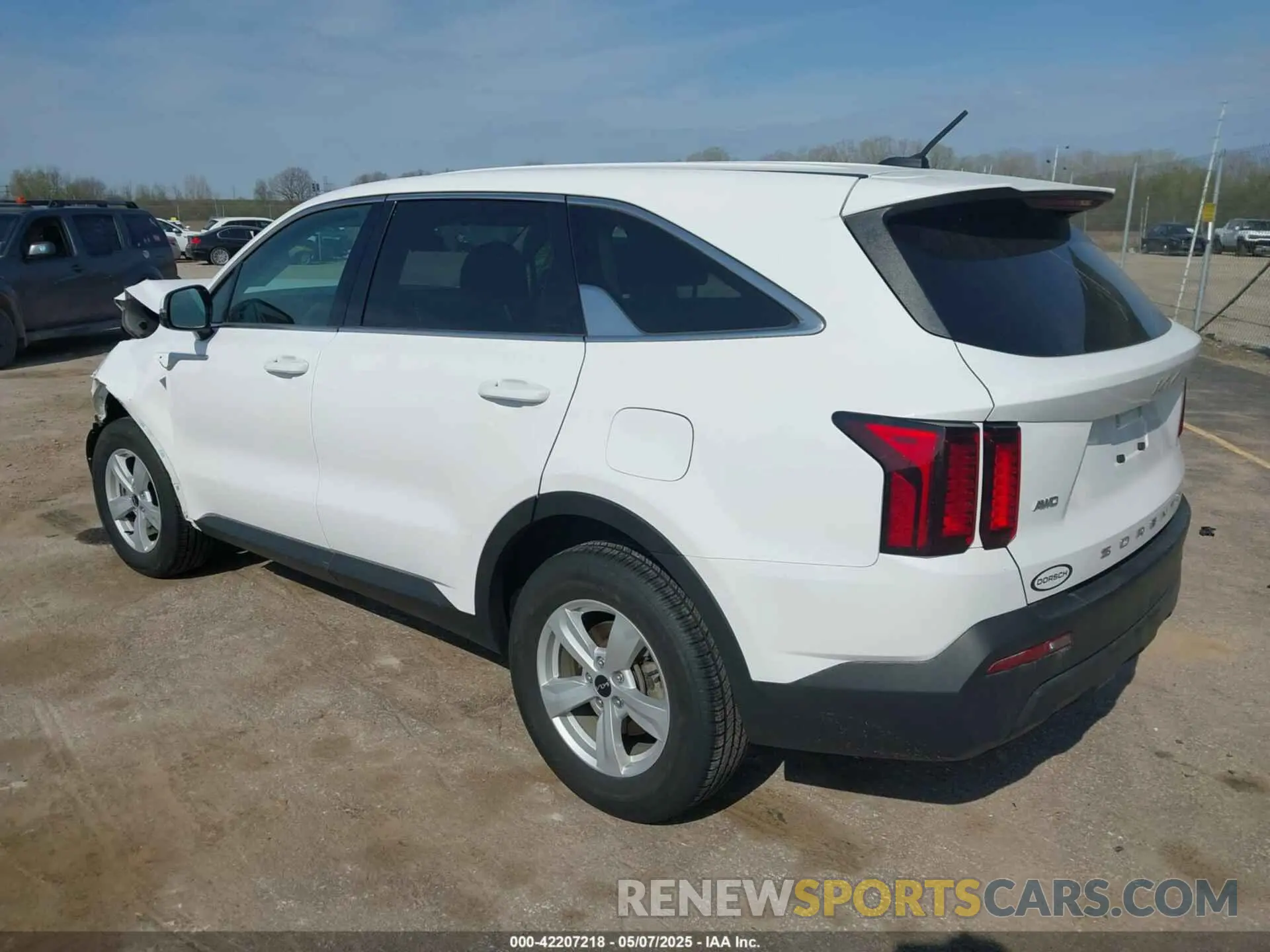 3 Photograph of a damaged car 5XYRGDLC5NG103948 KIA SORENTO 2022