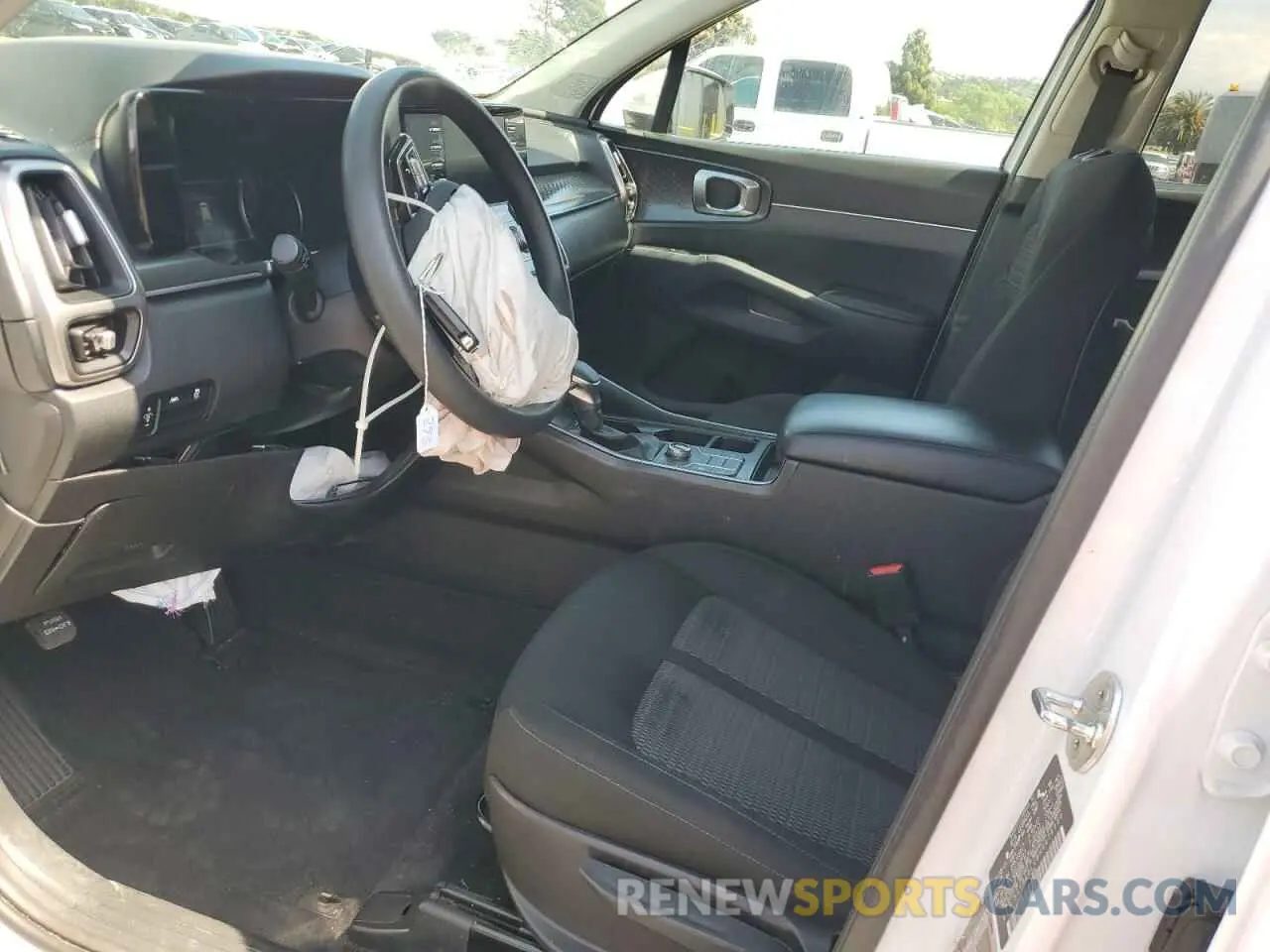 7 Photograph of a damaged car 5XYRGDLC8NG074980 KIA SORENTO 2022