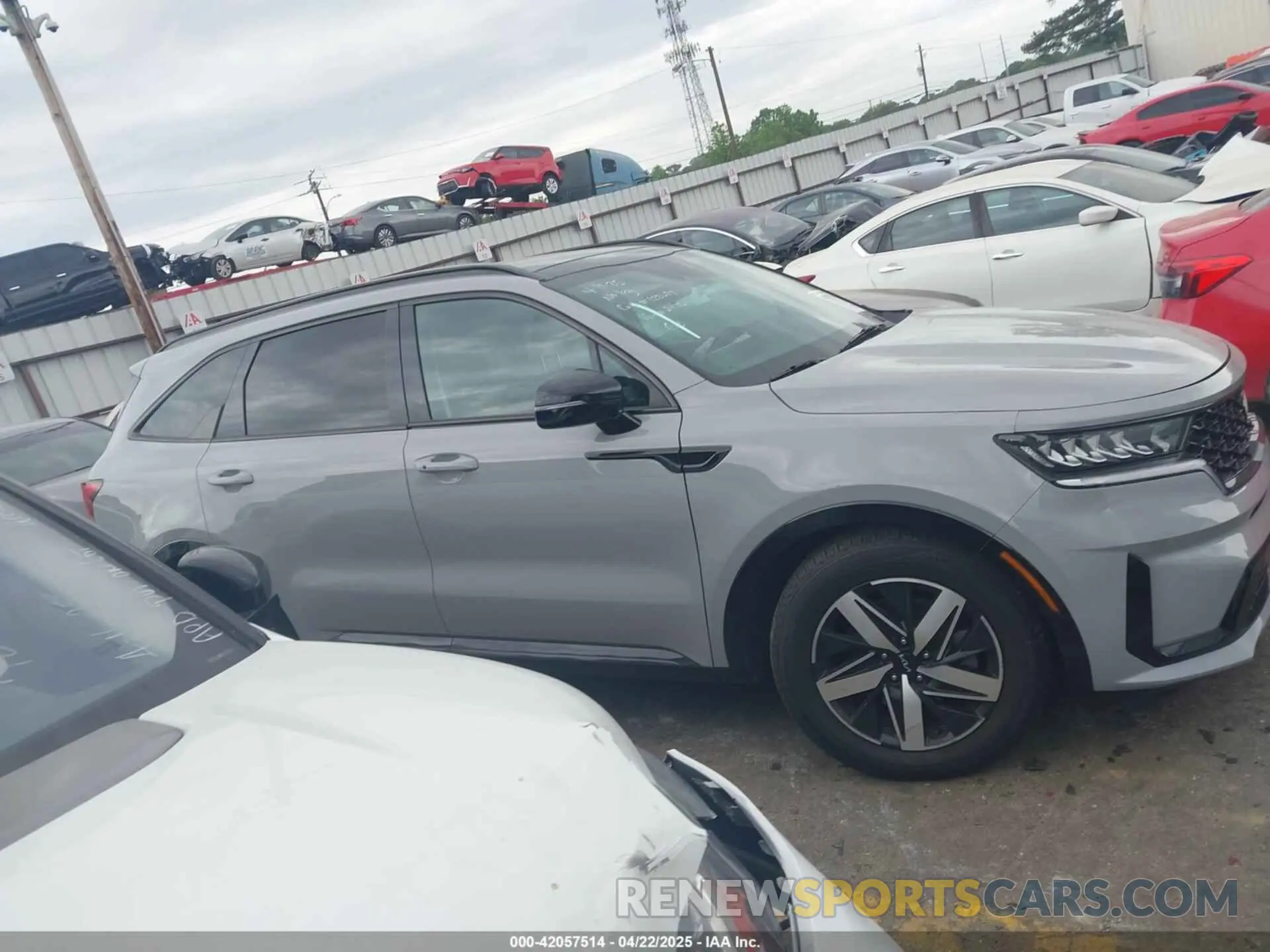 13 Photograph of a damaged car 5XYRH4LF7NG132472 KIA SORENTO 2022