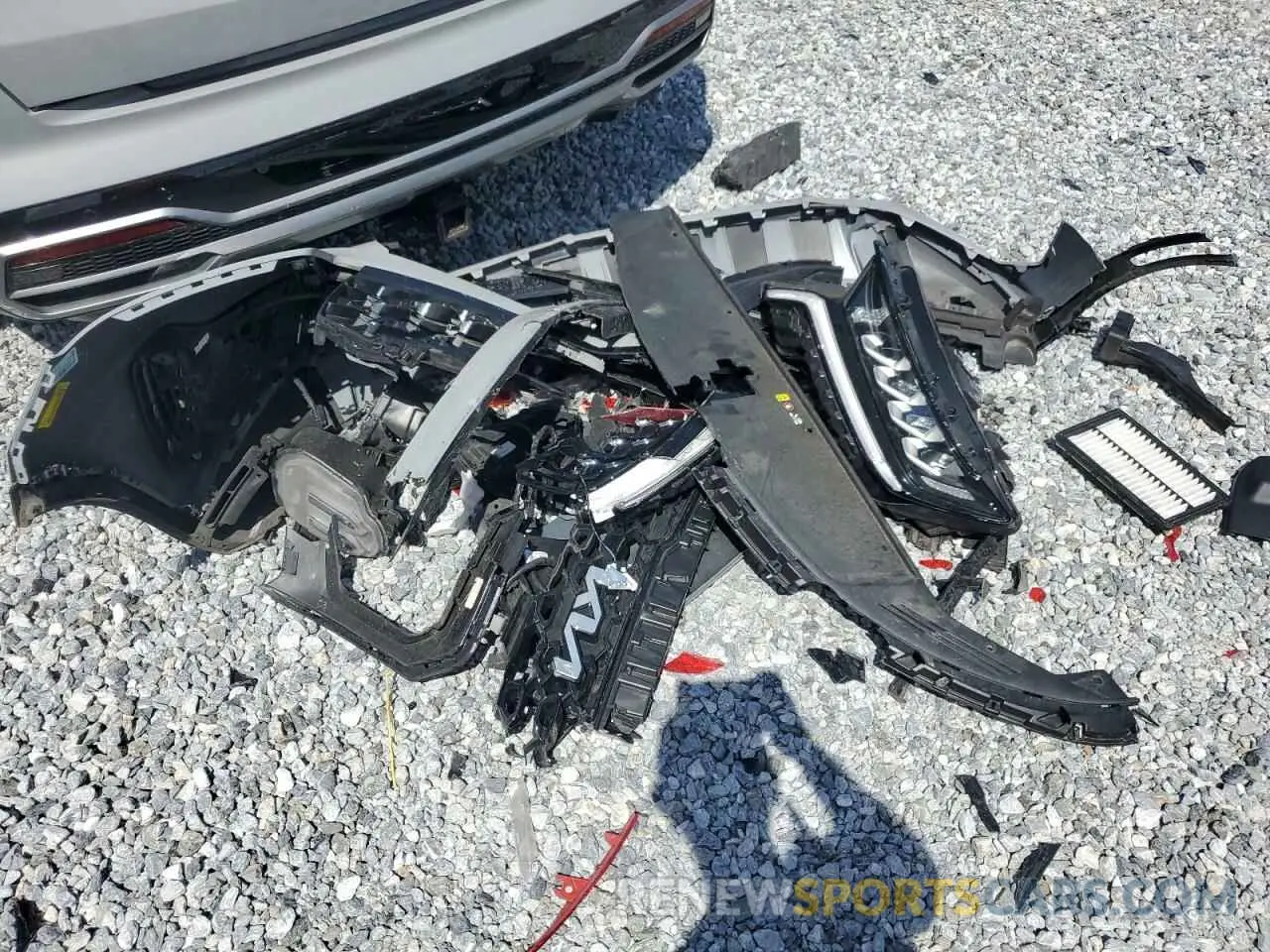 13 Photograph of a damaged car 5XYRH4LF8NG123537 KIA SORENTO 2022