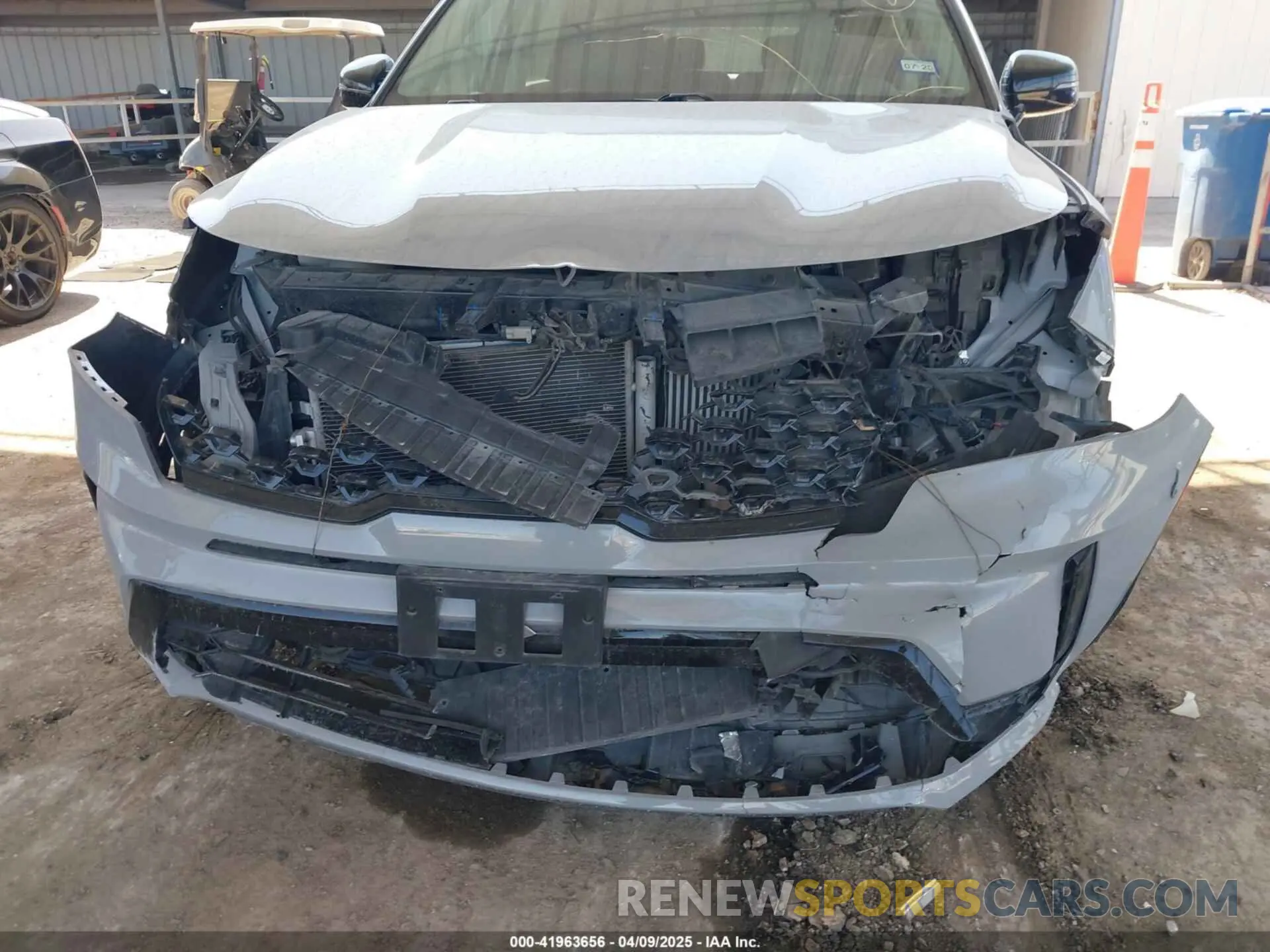 6 Photograph of a damaged car 5XYRH4LF8NG136238 KIA SORENTO 2022