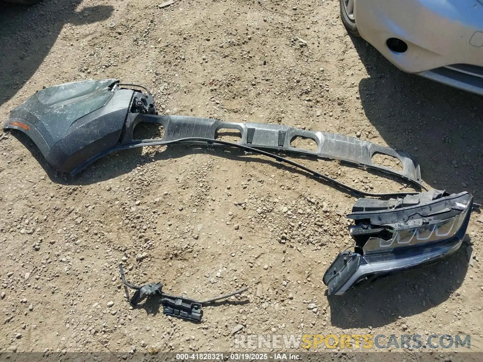 12 Photograph of a damaged car 5XYRHDLF2NG078899 KIA SORENTO 2022