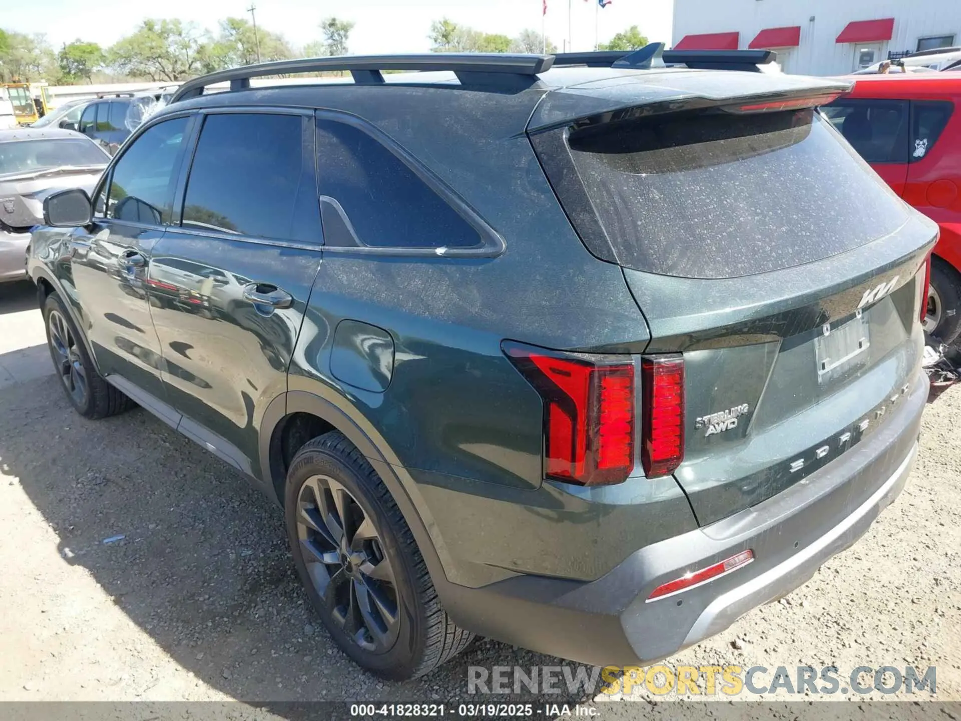 3 Photograph of a damaged car 5XYRHDLF2NG078899 KIA SORENTO 2022