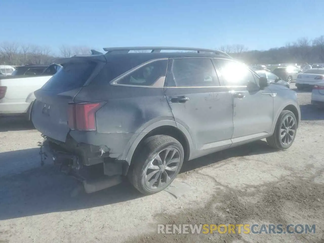 3 Photograph of a damaged car 5XYRHDLF3NG133764 KIA SORENTO 2022