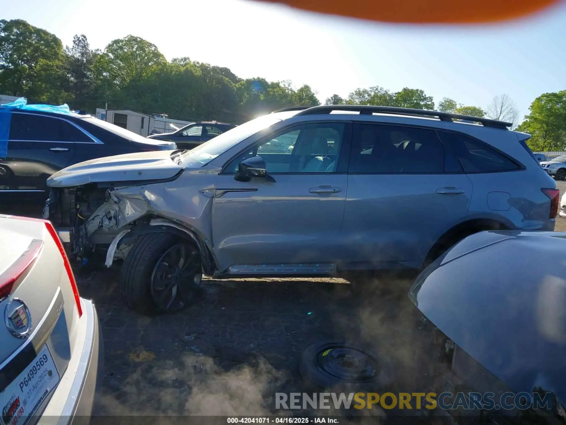 13 Photograph of a damaged car 5XYRHDLF7NG070362 KIA SORENTO 2022
