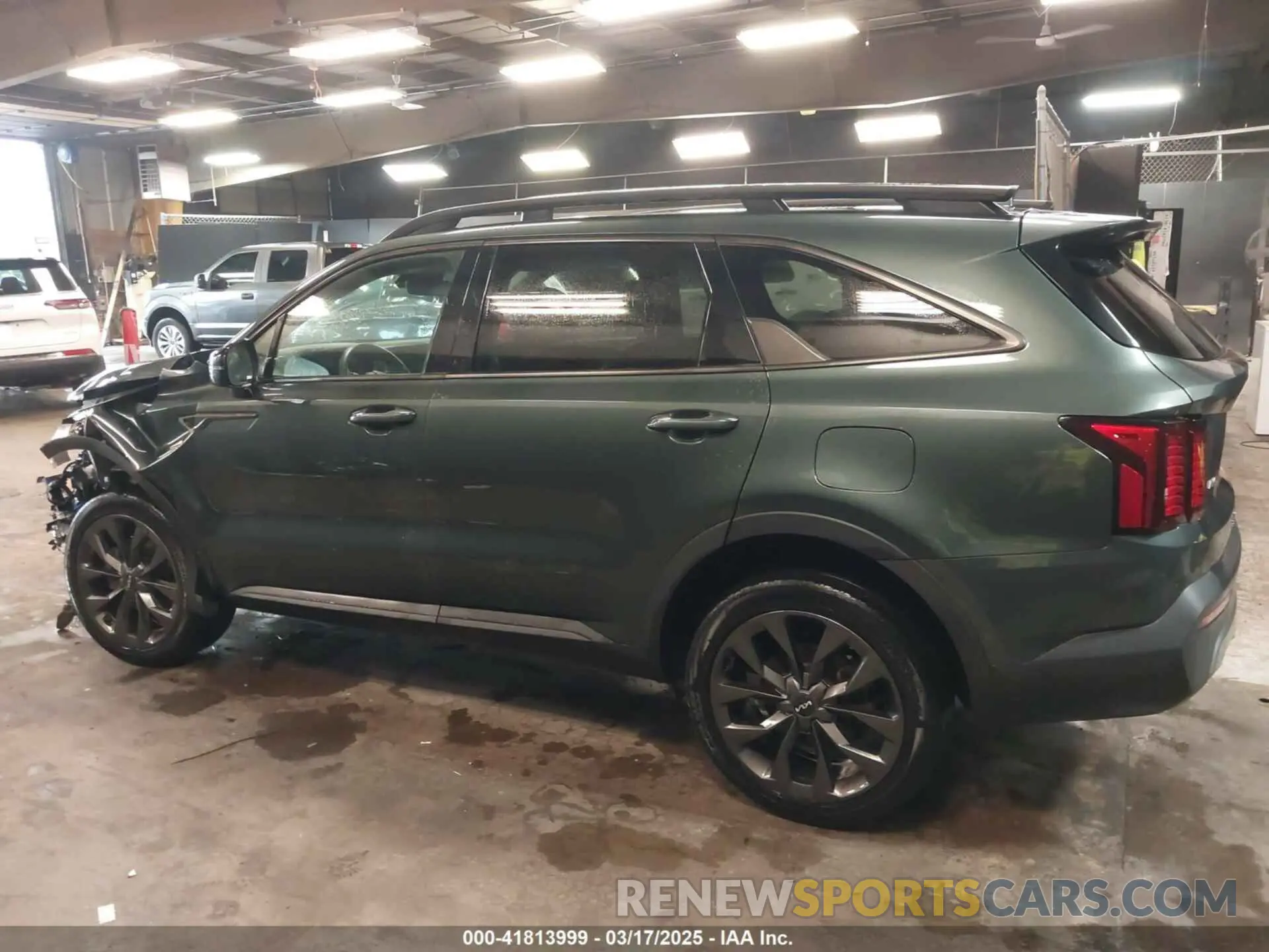 15 Photograph of a damaged car 5XYRHDLFXNG078956 KIA SORENTO 2022