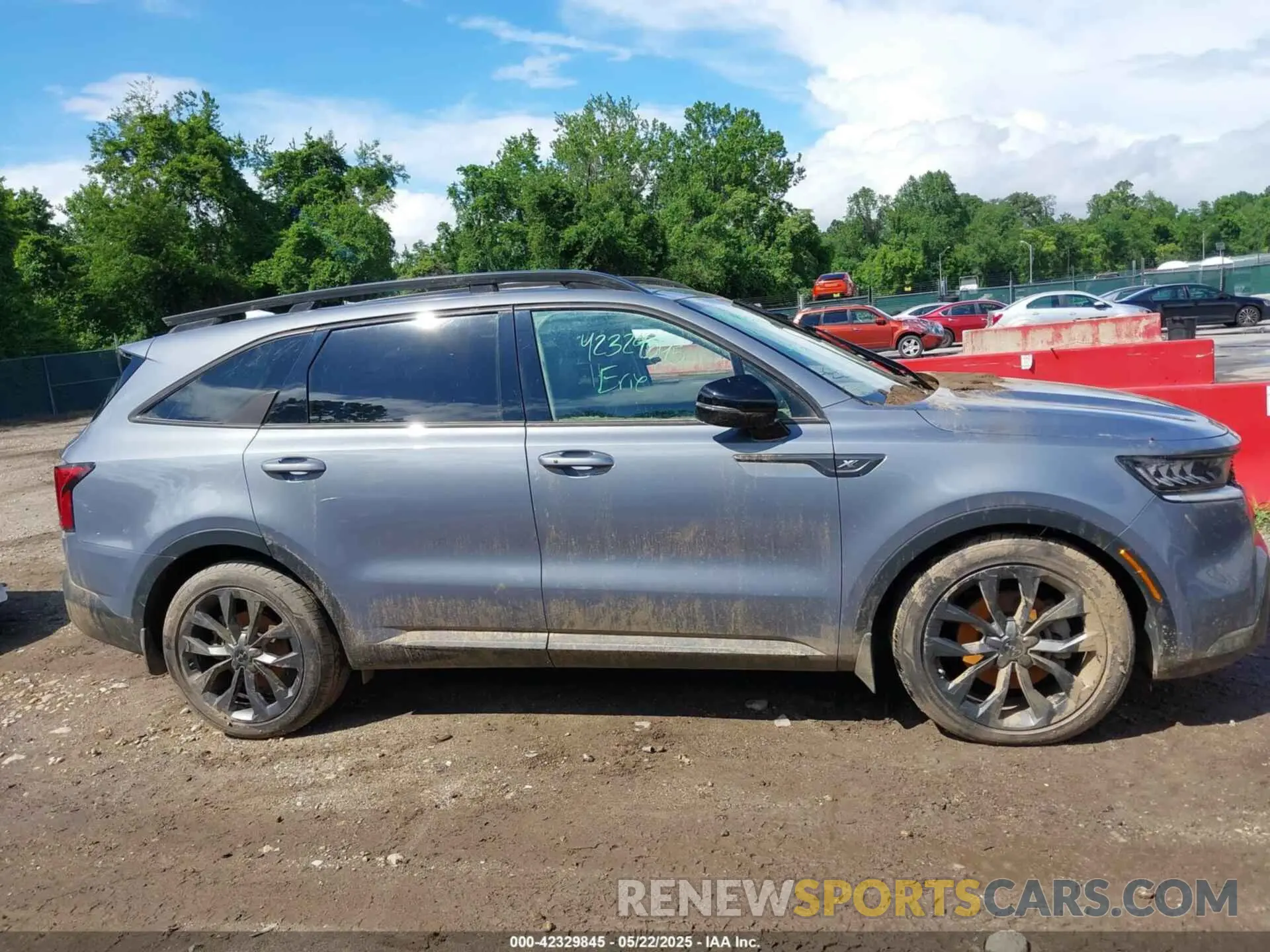 12 Photograph of a damaged car 5XYRHDLFXNG108778 KIA SORENTO 2022