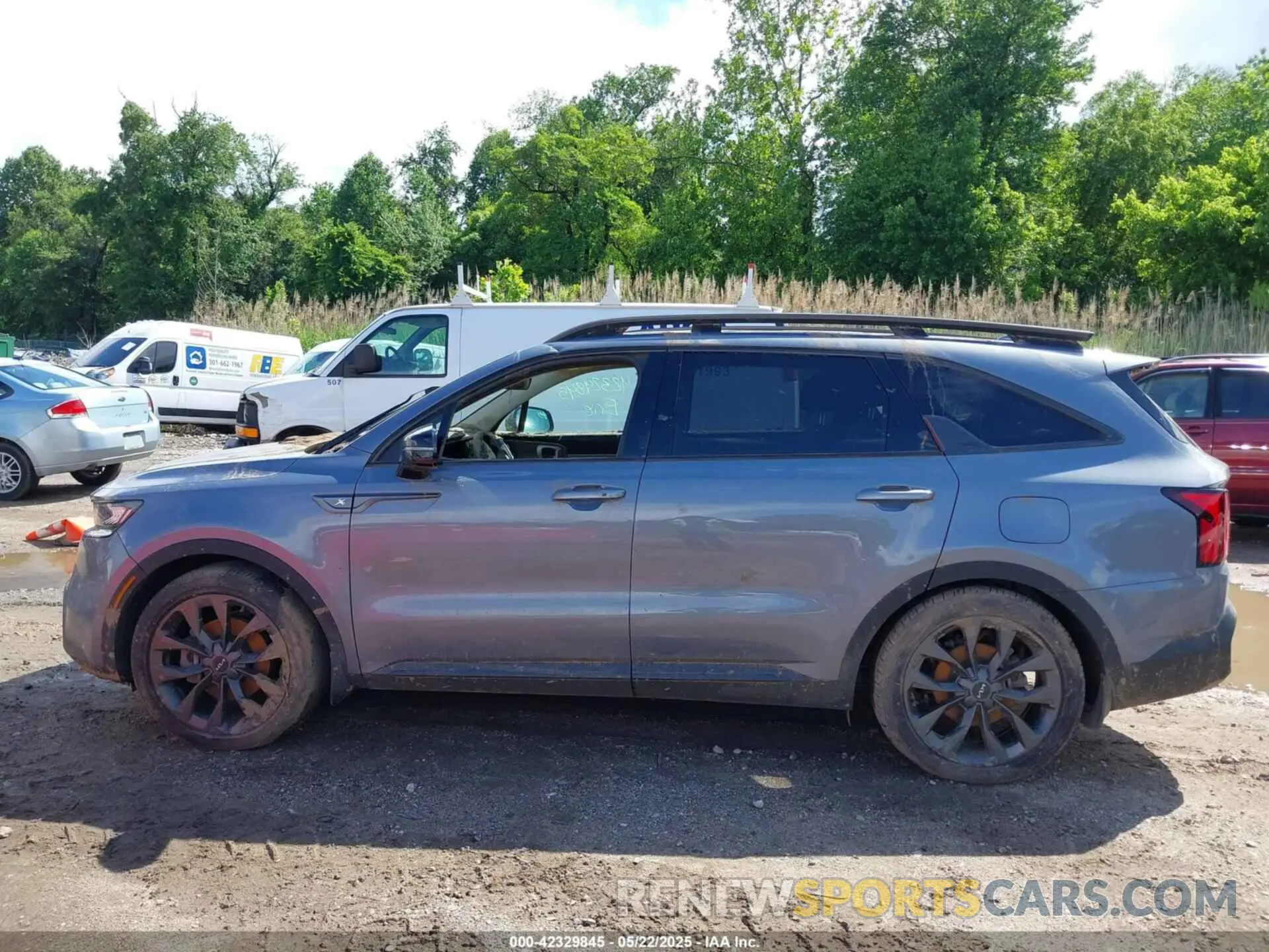 13 Photograph of a damaged car 5XYRHDLFXNG108778 KIA SORENTO 2022