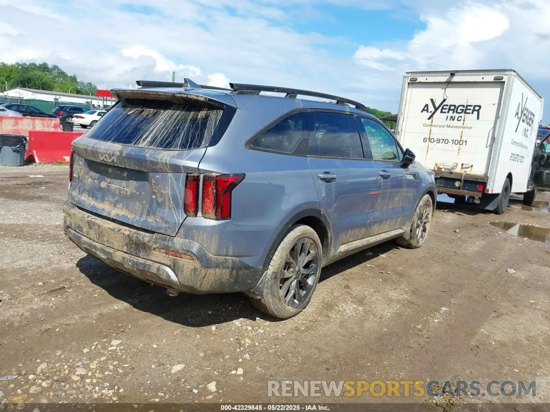 4 Photograph of a damaged car 5XYRHDLFXNG108778 KIA SORENTO 2022