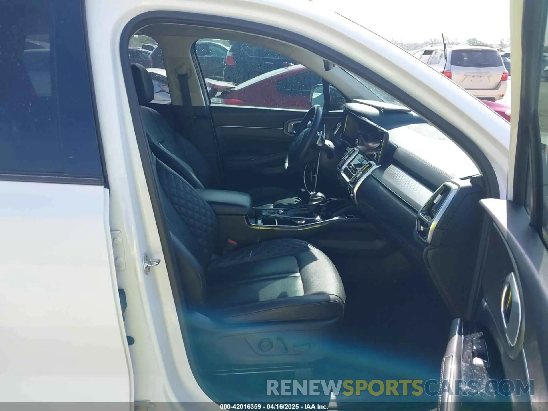 5 Photograph of a damaged car 5XYRK4LF1NG078345 KIA SORENTO 2022