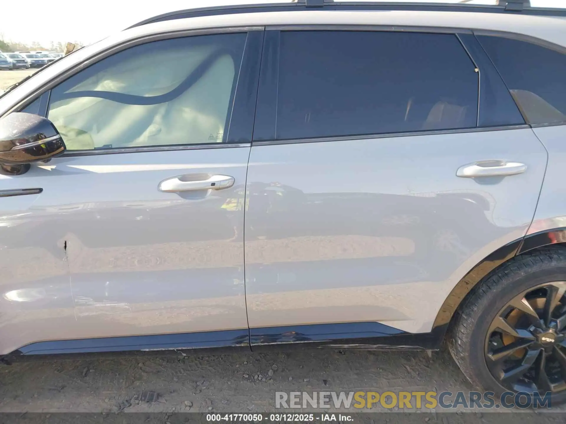 13 Photograph of a damaged car 5XYRK4LF1NG106743 KIA SORENTO 2022