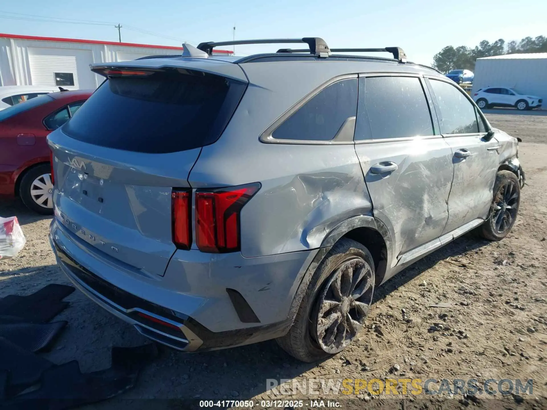 4 Photograph of a damaged car 5XYRK4LF1NG106743 KIA SORENTO 2022