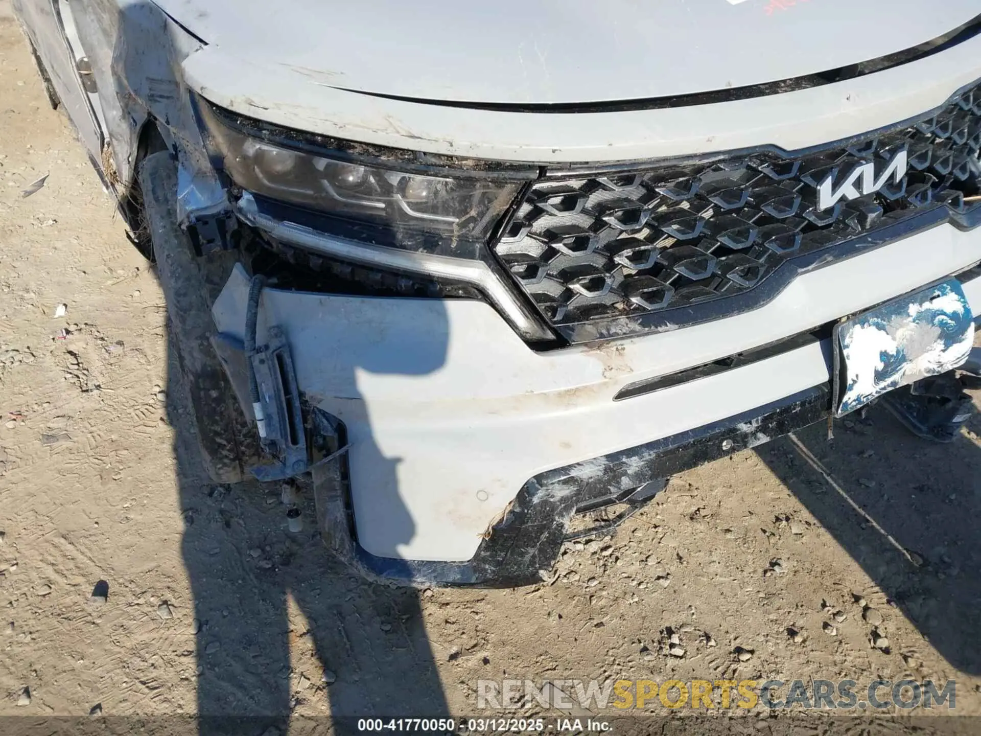 6 Photograph of a damaged car 5XYRK4LF1NG106743 KIA SORENTO 2022