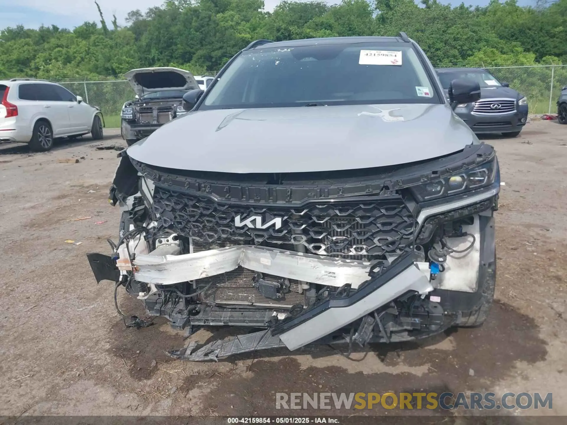 12 Photograph of a damaged car 5XYRK4LF1NG148278 KIA SORENTO 2022