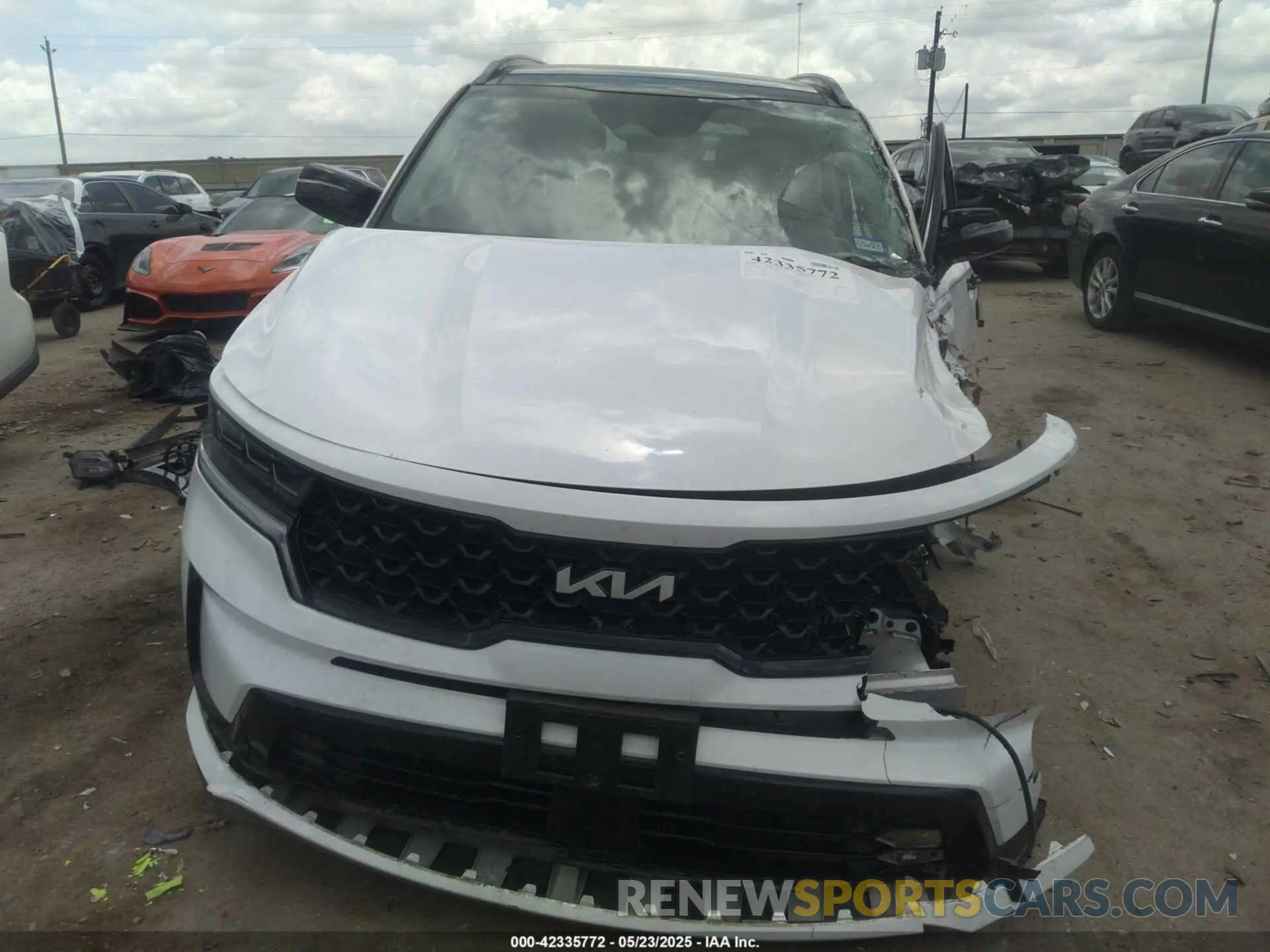 12 Photograph of a damaged car 5XYRK4LF3NG085989 KIA SORENTO 2022