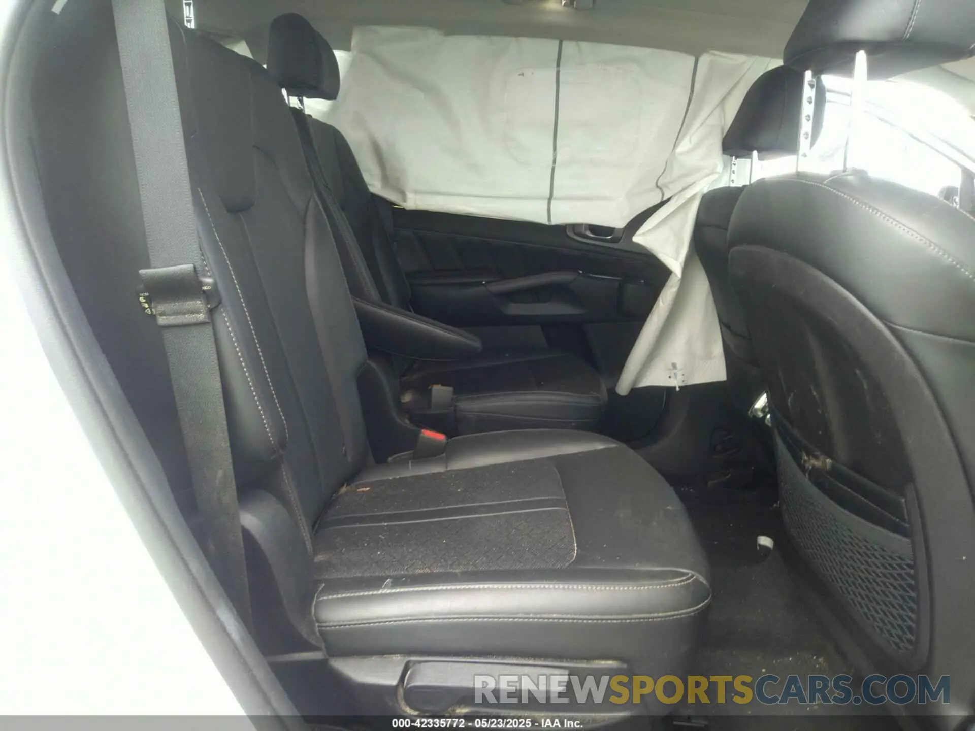 8 Photograph of a damaged car 5XYRK4LF3NG085989 KIA SORENTO 2022