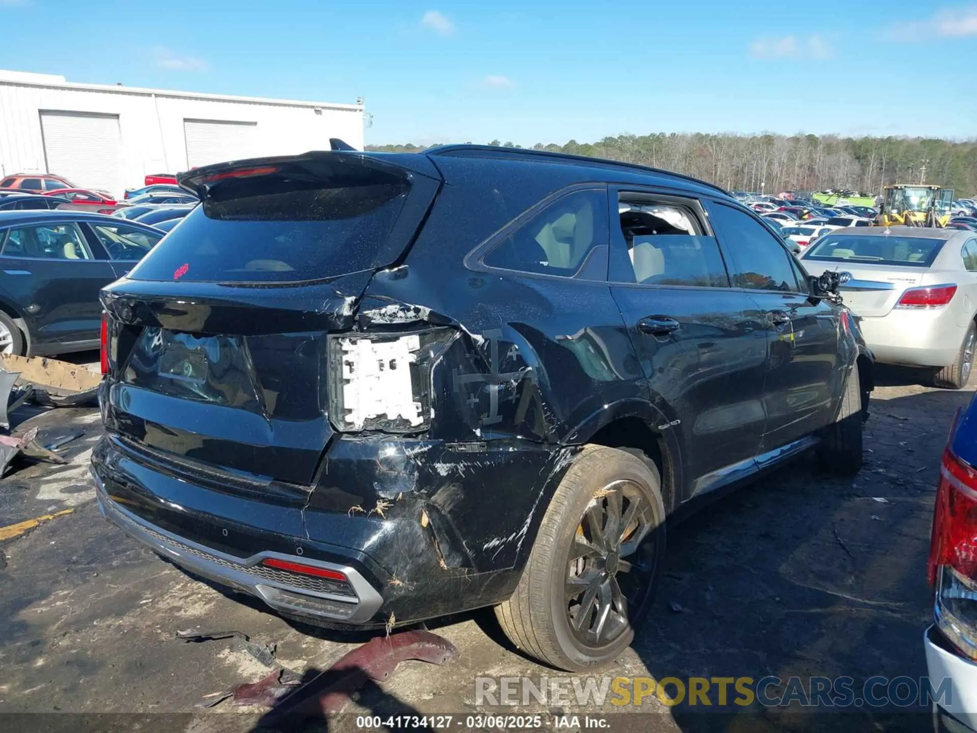 4 Photograph of a damaged car 5XYRK4LF3NG086849 KIA SORENTO 2022