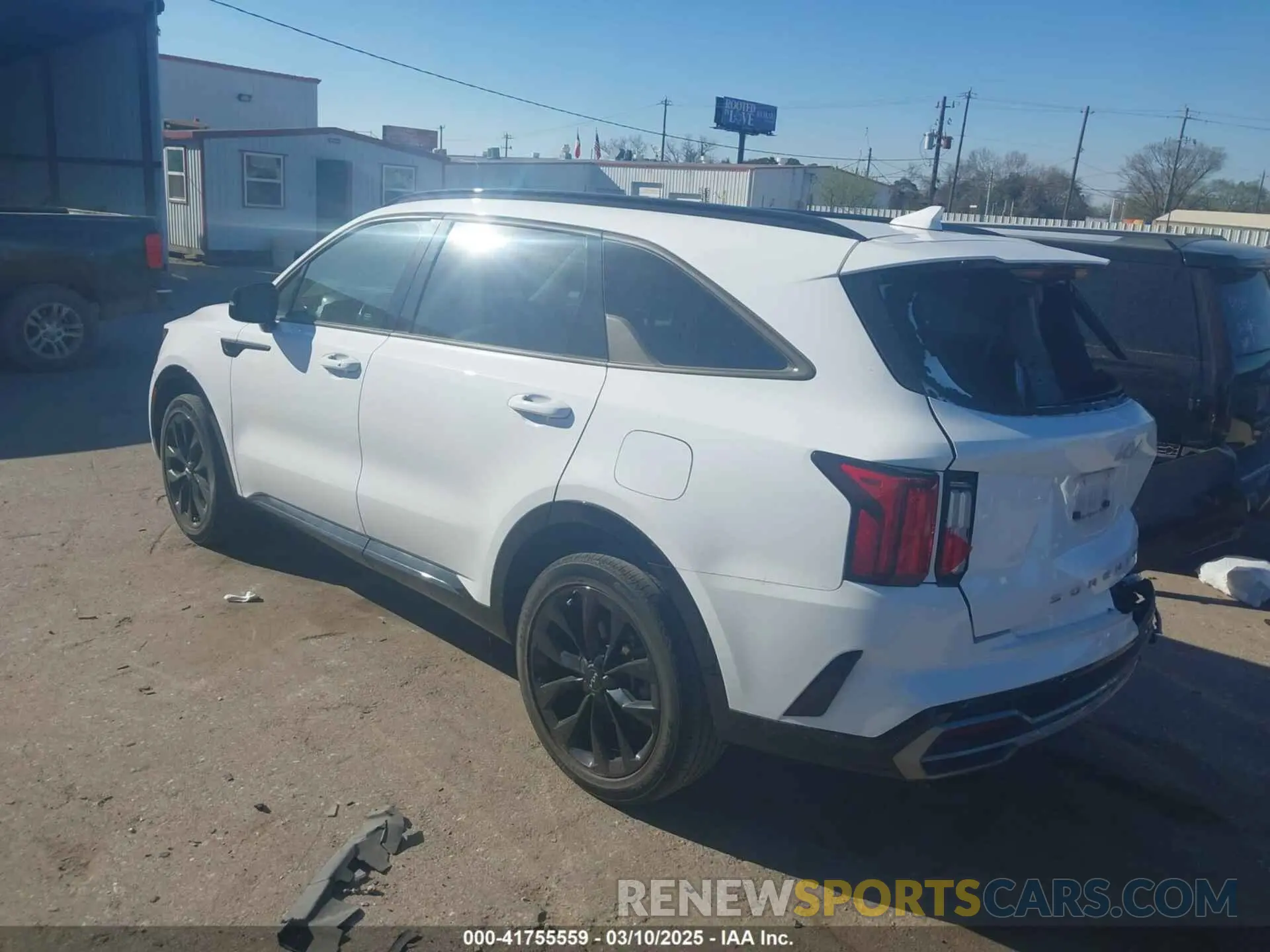 3 Photograph of a damaged car 5XYRK4LF3NG142644 KIA SORENTO 2022