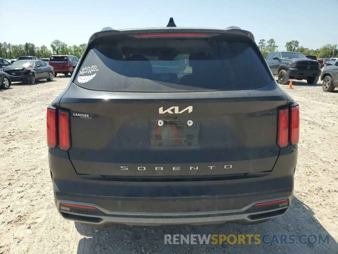 6 Photograph of a damaged car 5XYRK4LF4NG154933 KIA SORENTO 2022