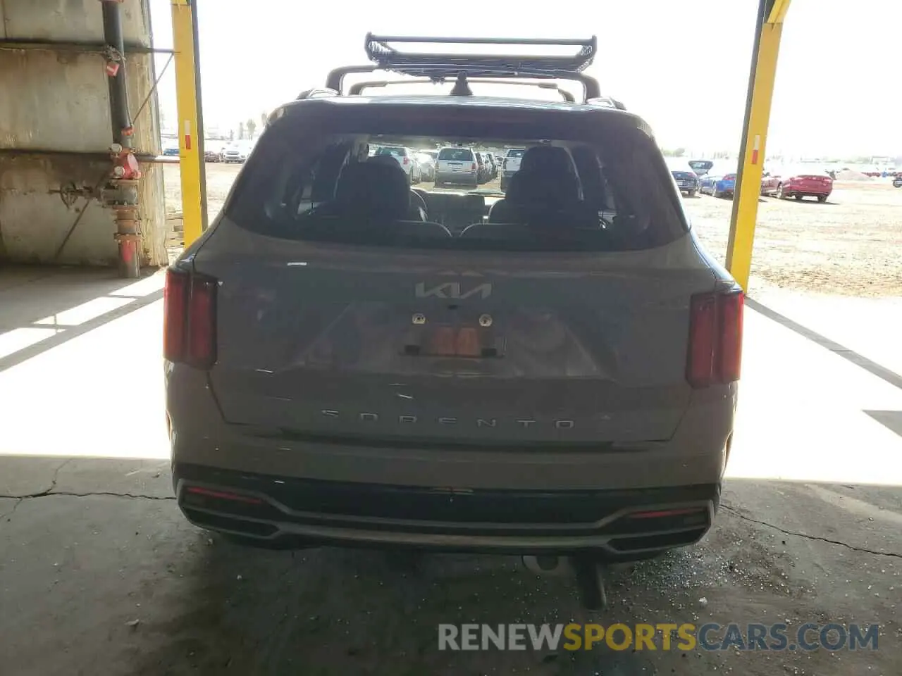 6 Photograph of a damaged car 5XYRK4LF5NG114859 KIA SORENTO 2022
