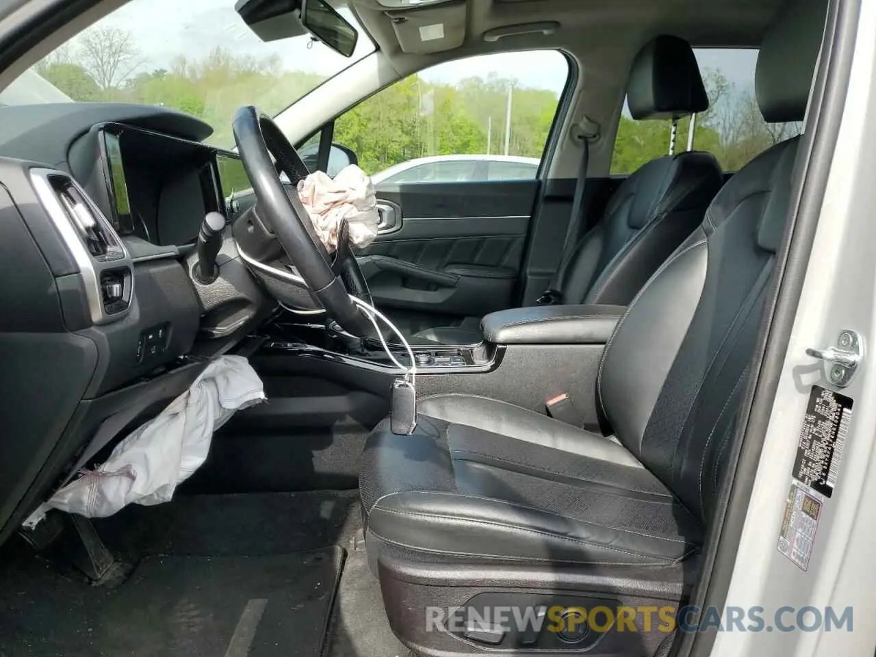 7 Photograph of a damaged car 5XYRK4LF6NG108049 KIA SORENTO 2022