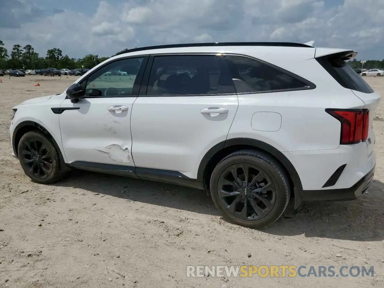 2 Photograph of a damaged car 5XYRK4LF6NG151483 KIA SORENTO 2022