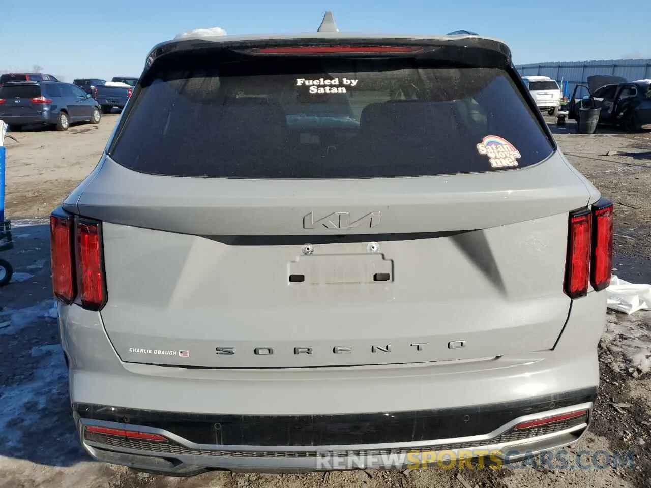 6 Photograph of a damaged car 5XYRK4LF6NG152374 KIA SORENTO 2022