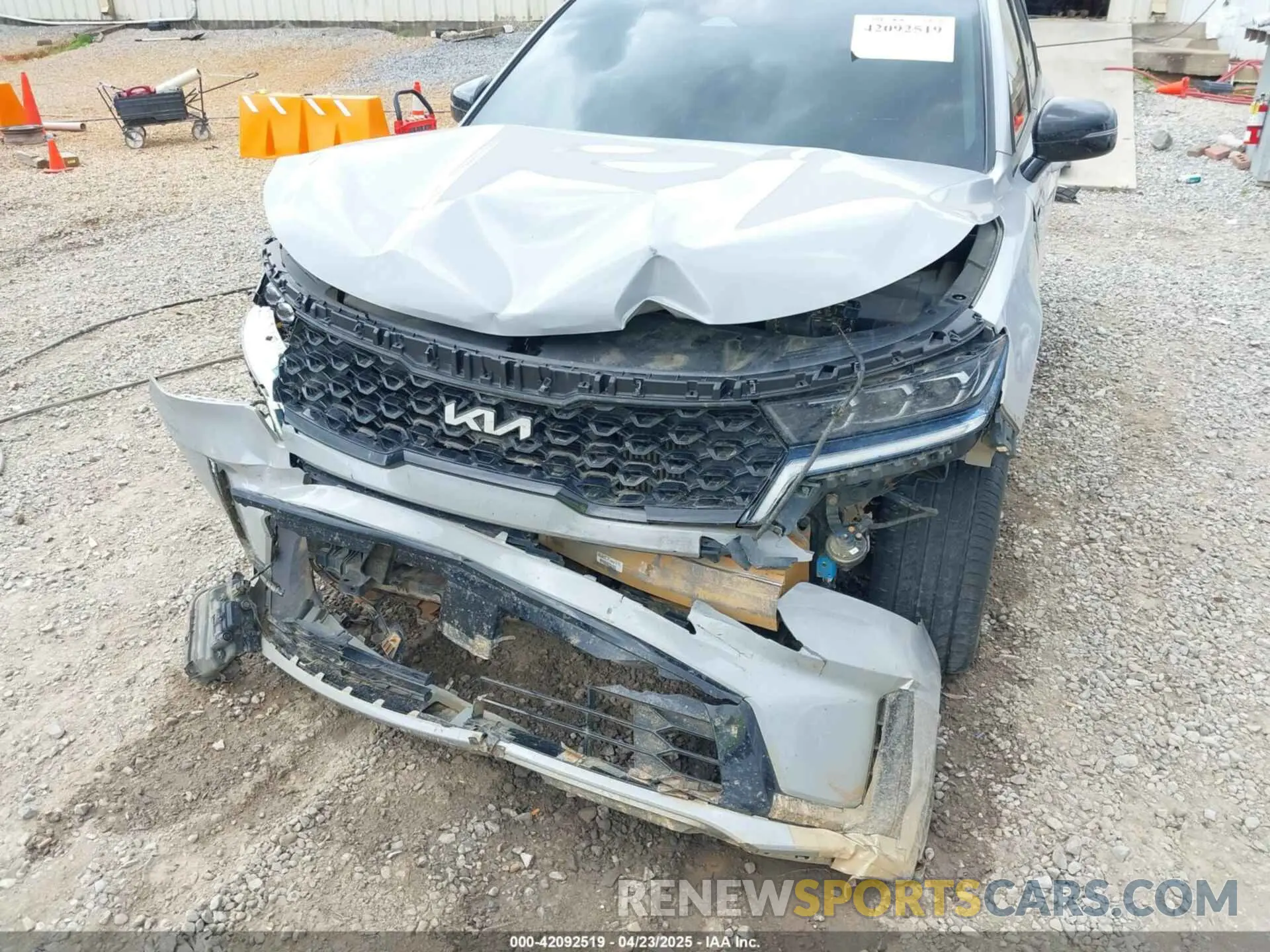 6 Photograph of a damaged car 5XYRK4LF7NG127080 KIA SORENTO 2022