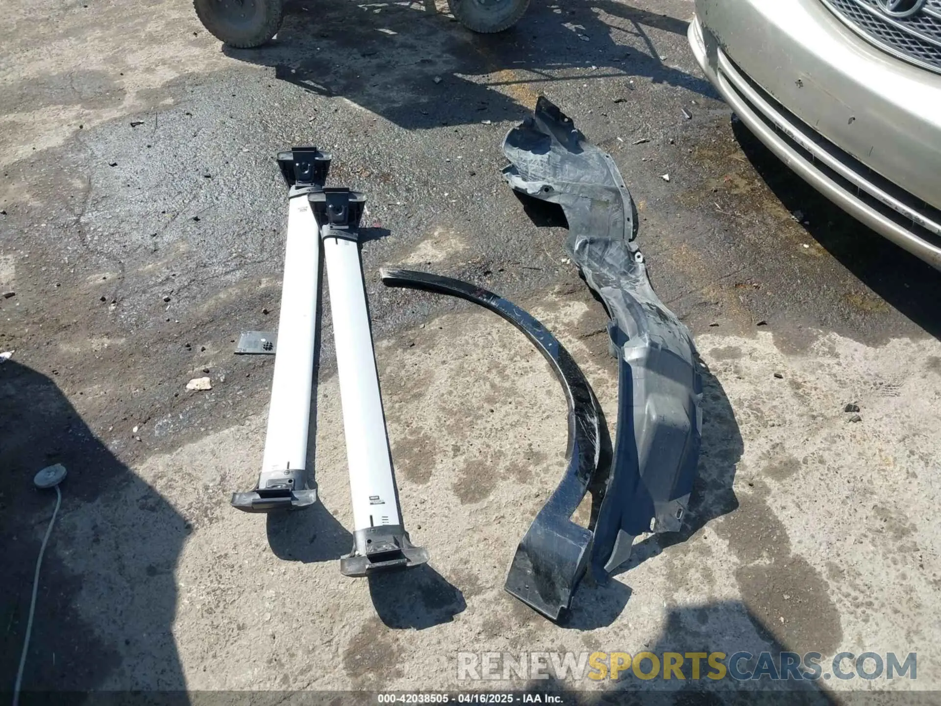12 Photograph of a damaged car 5XYRK4LF8NG087513 KIA SORENTO 2022