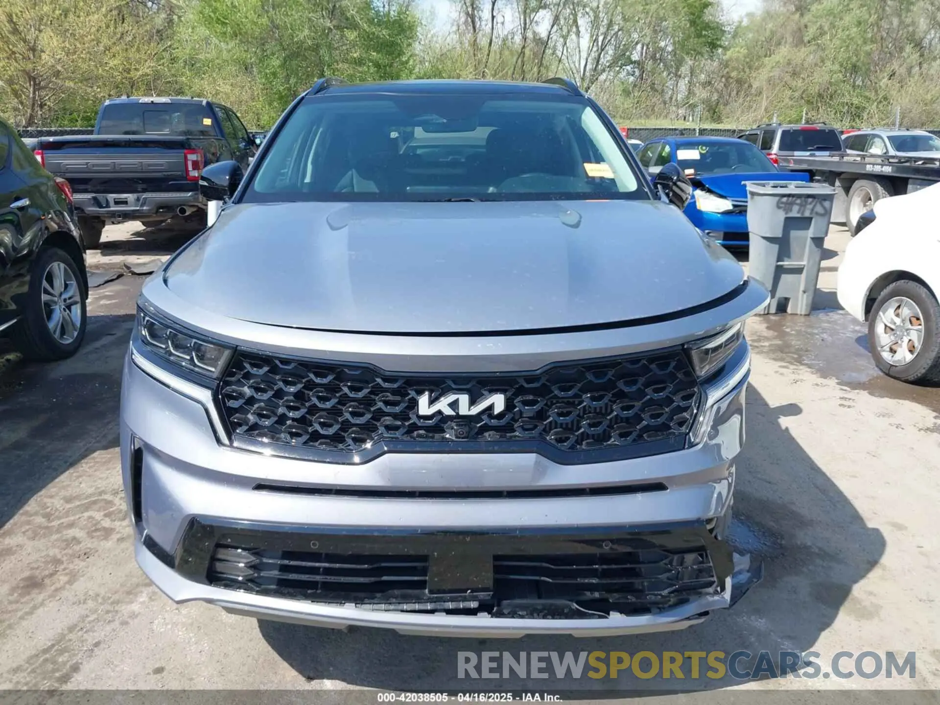 13 Photograph of a damaged car 5XYRK4LF8NG087513 KIA SORENTO 2022