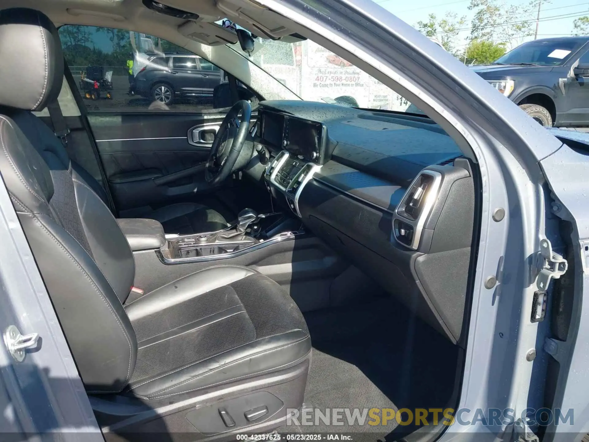 5 Photograph of a damaged car 5XYRK4LF8NG093053 KIA SORENTO 2022