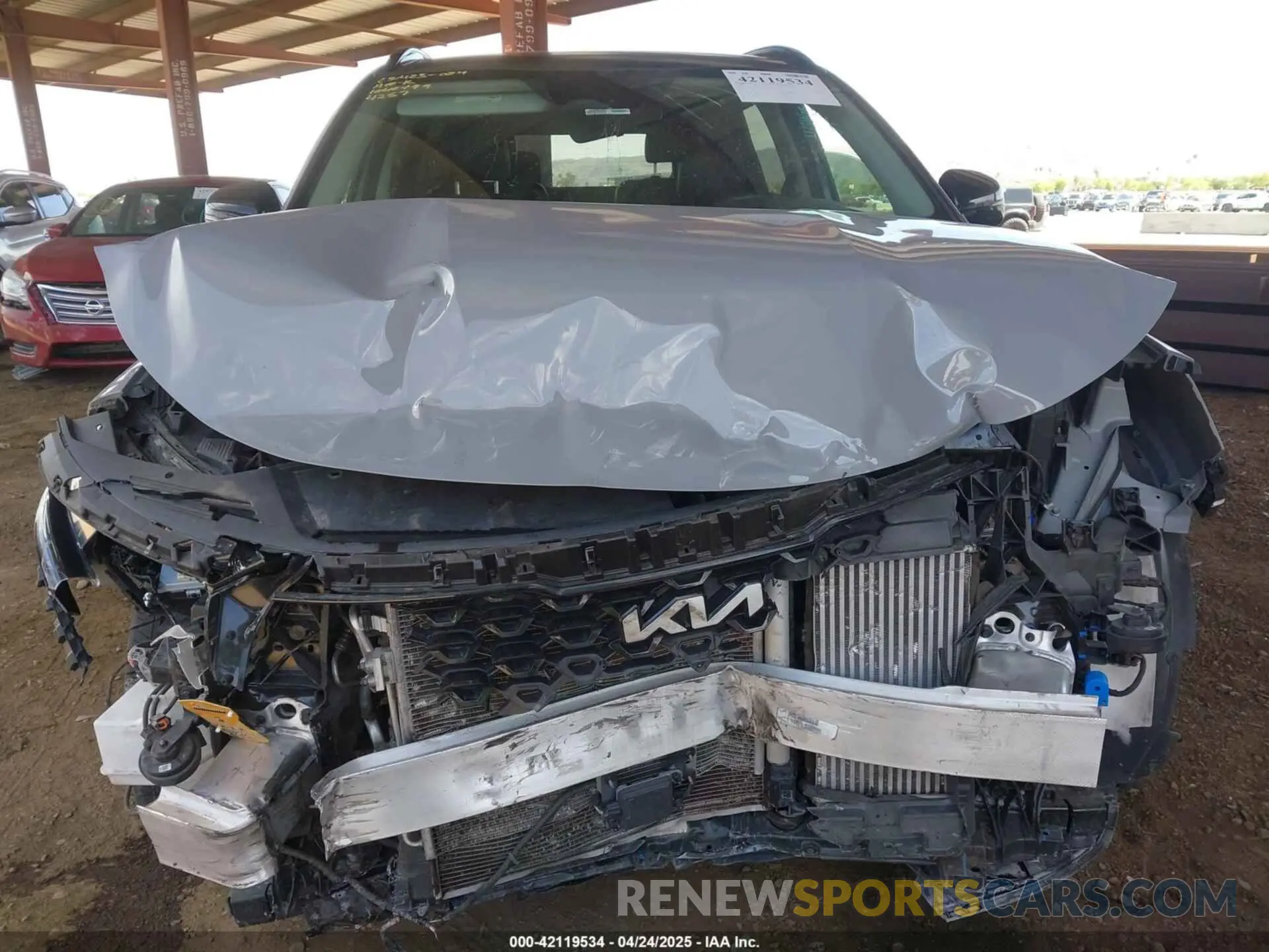 13 Photograph of a damaged car 5XYRK4LFXNG114257 KIA SORENTO 2022