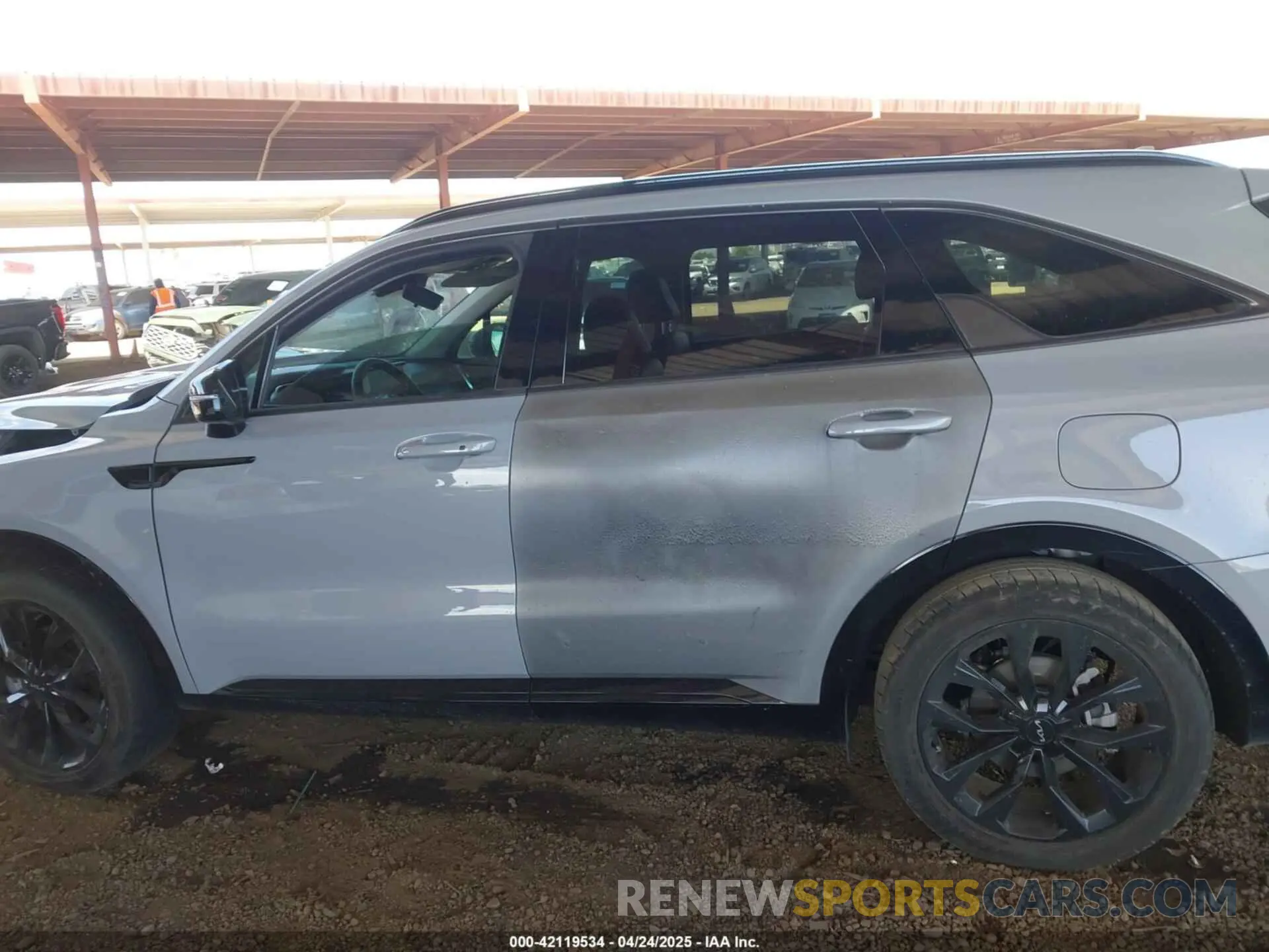15 Photograph of a damaged car 5XYRK4LFXNG114257 KIA SORENTO 2022