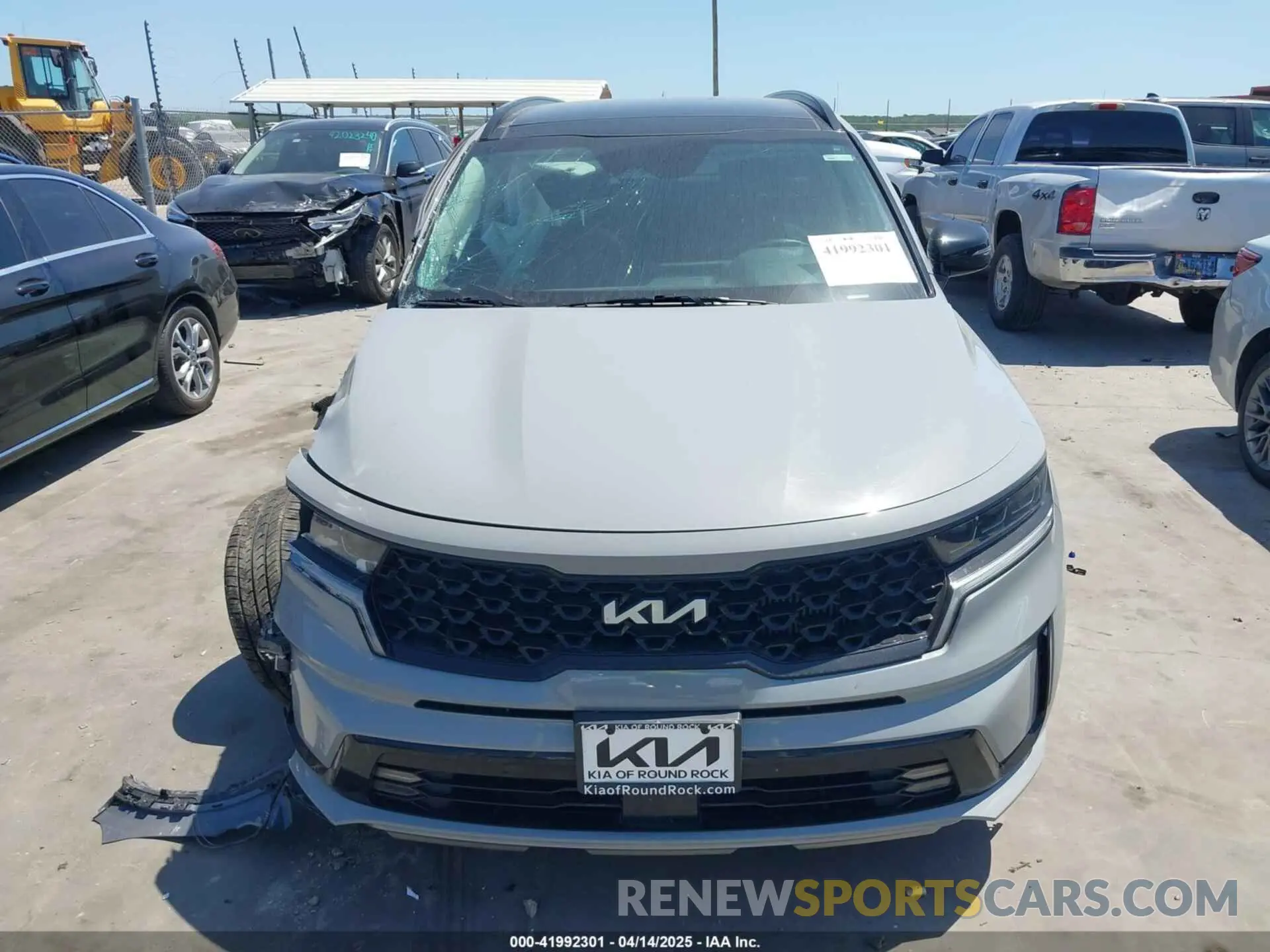 11 Photograph of a damaged car 5XYRK4LFXNG120480 KIA SORENTO 2022