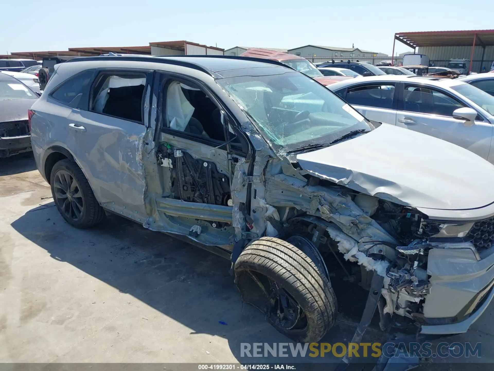 6 Photograph of a damaged car 5XYRK4LFXNG120480 KIA SORENTO 2022