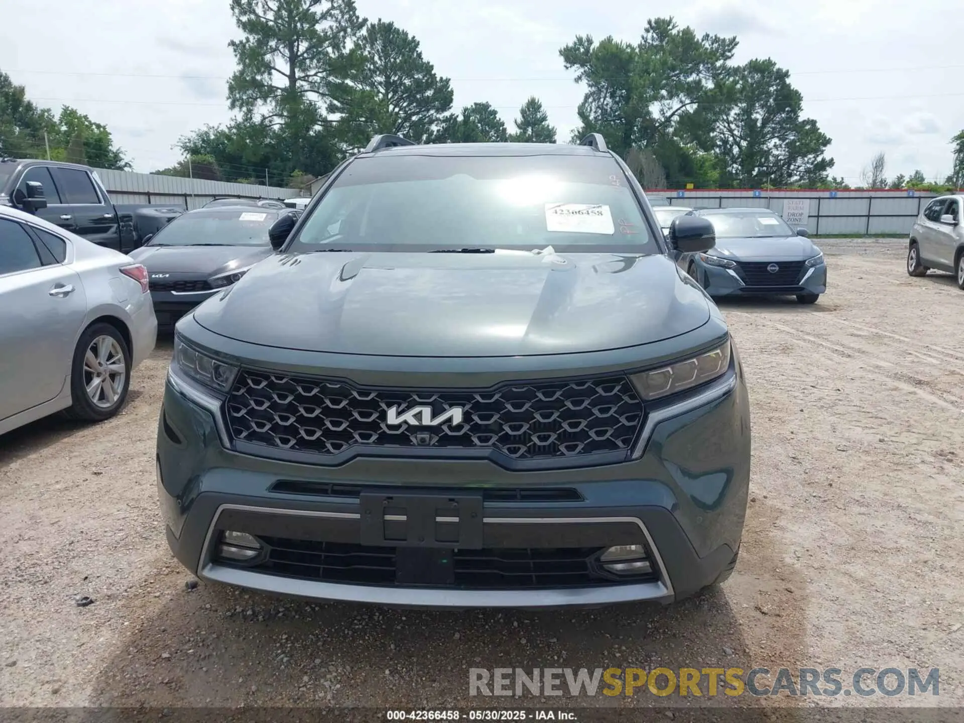 12 Photograph of a damaged car 5XYRKDLF0NG077154 KIA SORENTO 2022