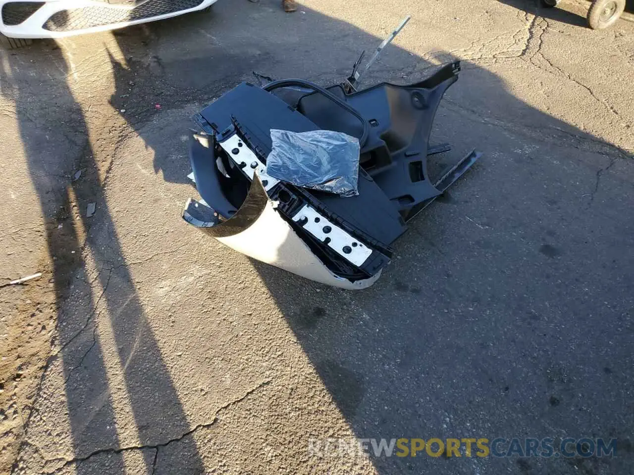 13 Photograph of a damaged car 5XYRKDLF0NG136154 KIA SORENTO 2022